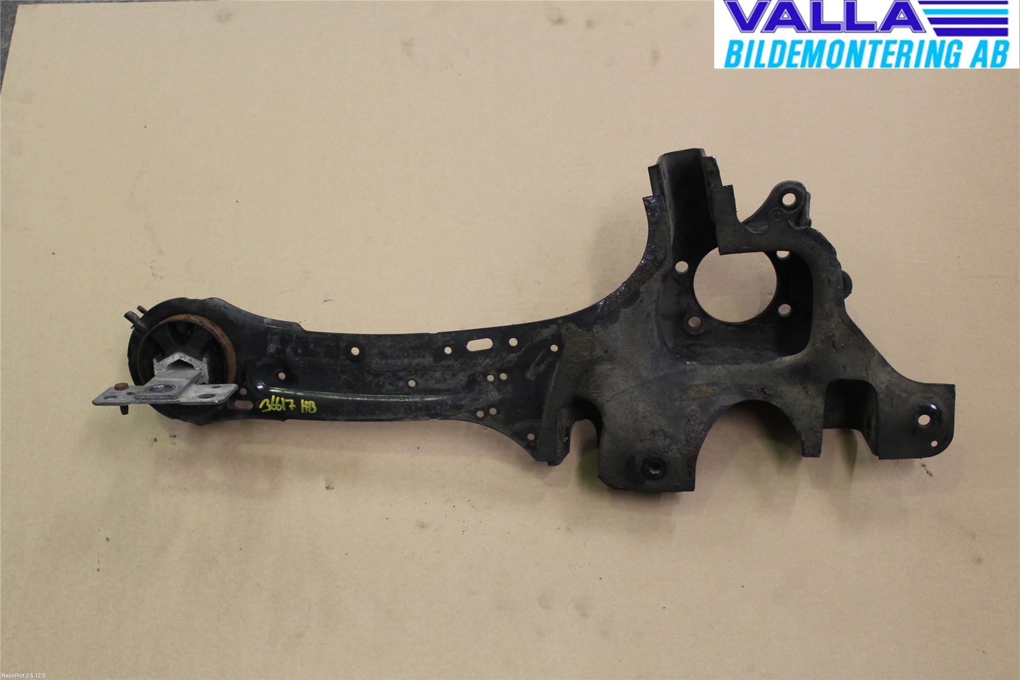 Volvo V60 11-13 Bärarm Bak Höger