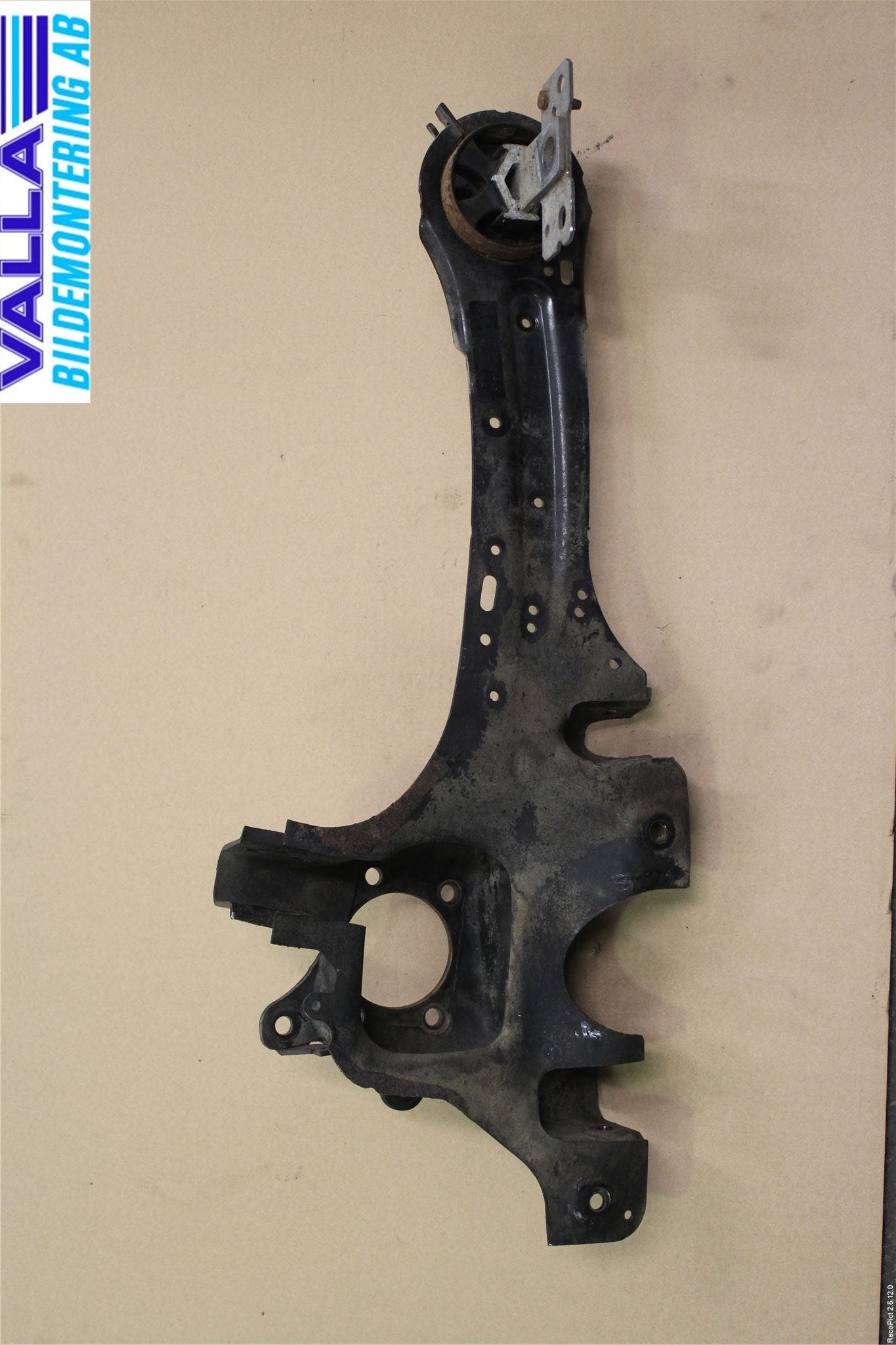 Volvo V60 11-13 Bärarm Bak Vänster