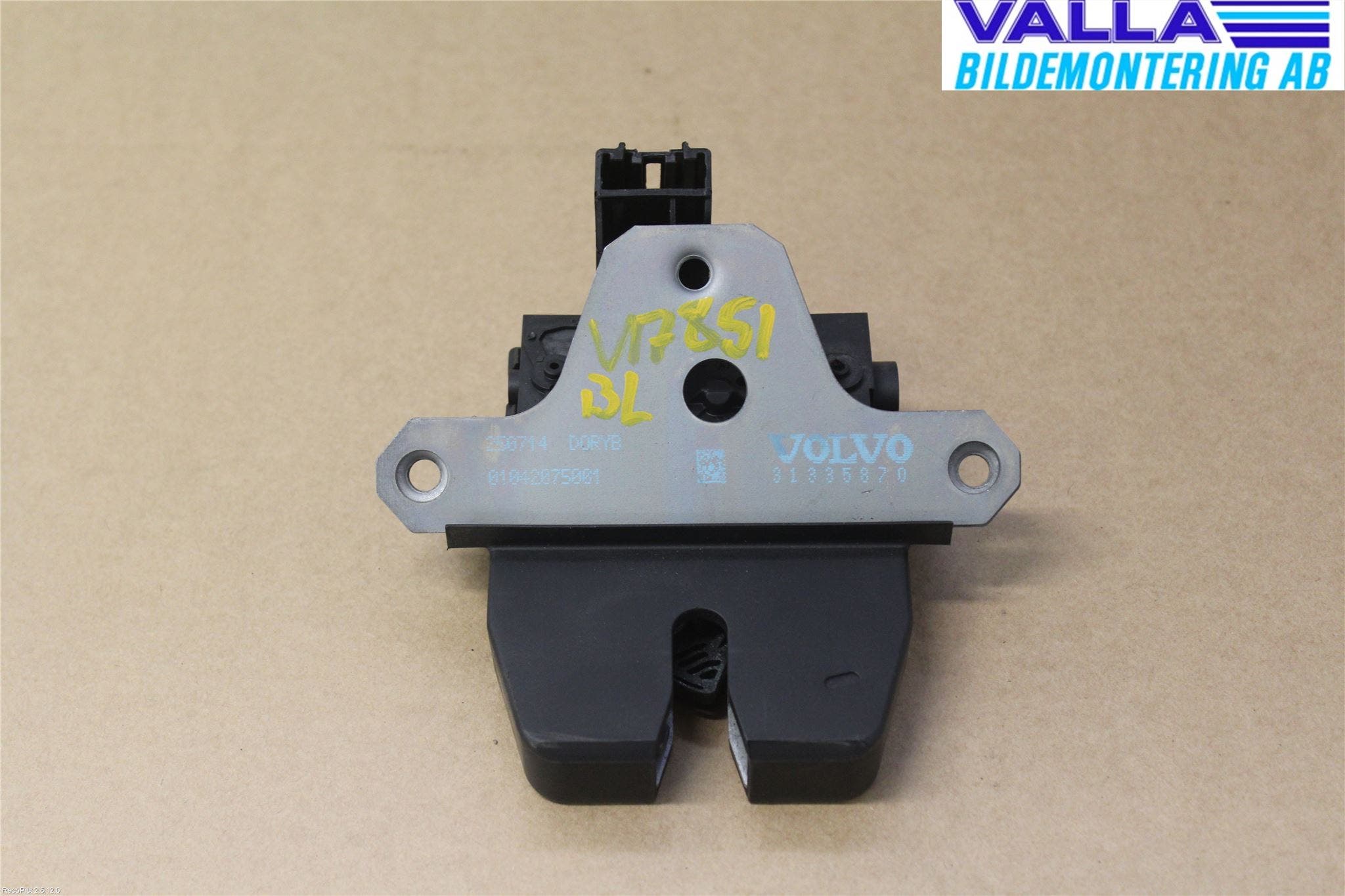 Volvo V40 12-19 Låskista Baklucka