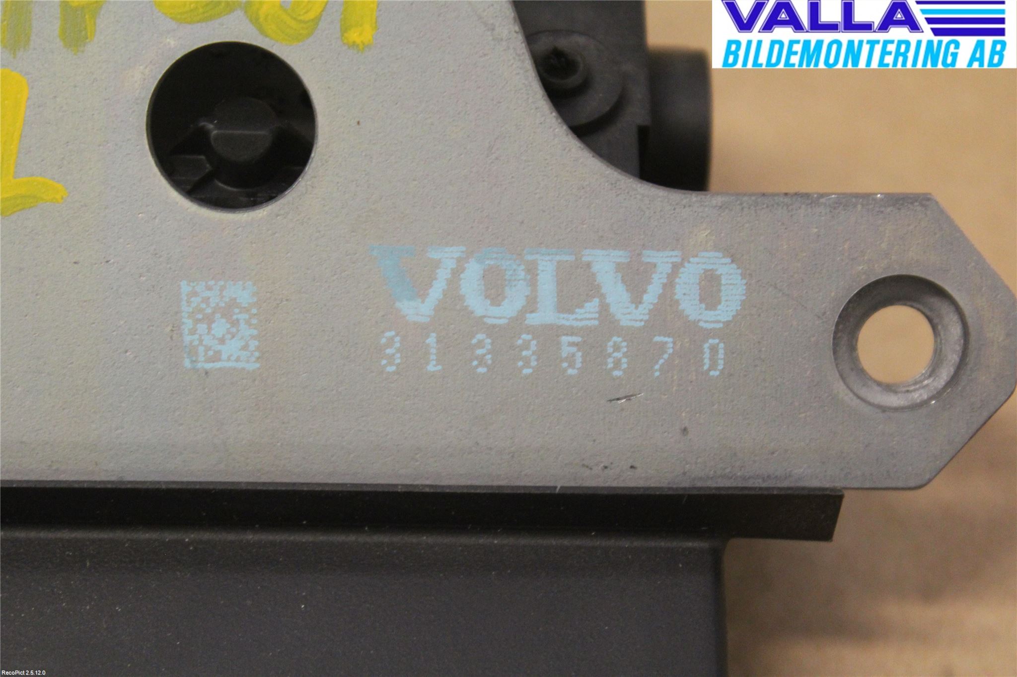 Volvo V40 12-19 Låskista Baklucka