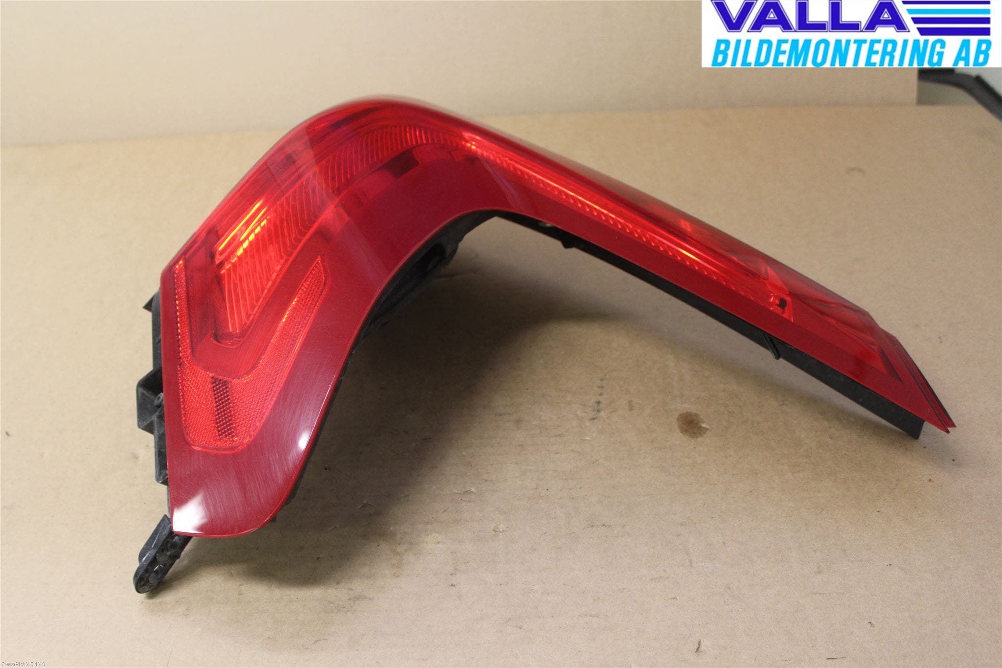 Volvo V40 12-19 Bakljus Höger