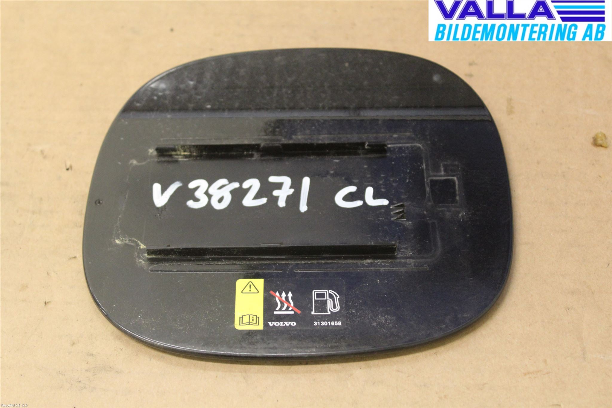 Volvo V60 11-13 Tanklucka