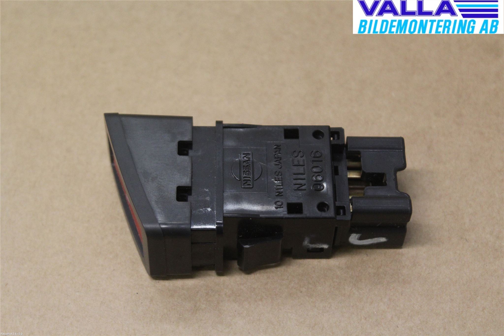 Nissan ALMERA    00-06 Strömställare Varnings