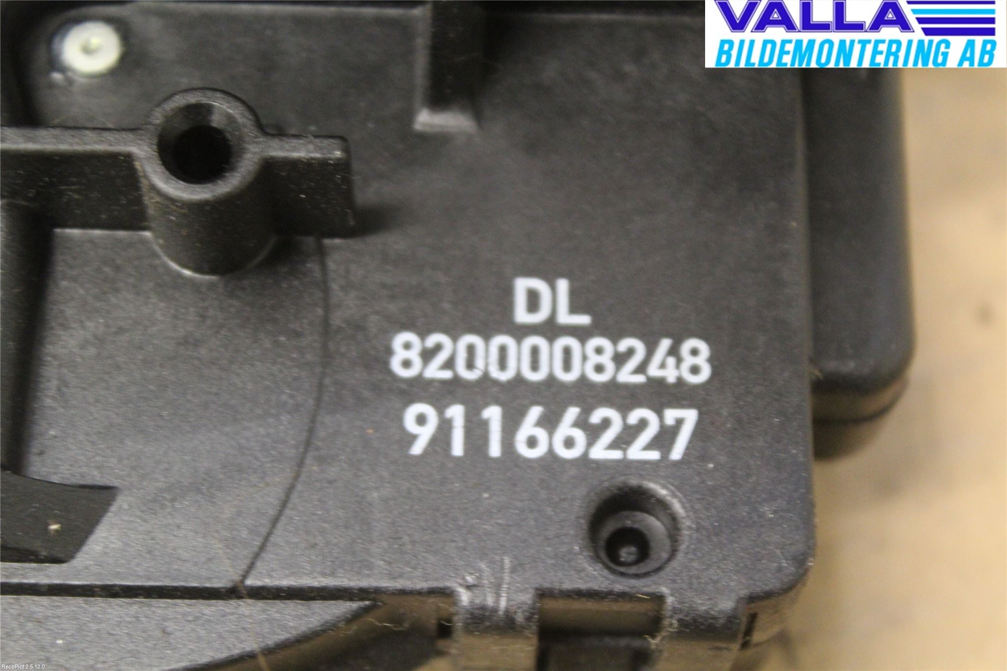 Opel VIVARO 01-14 Låskista-Dörrlås