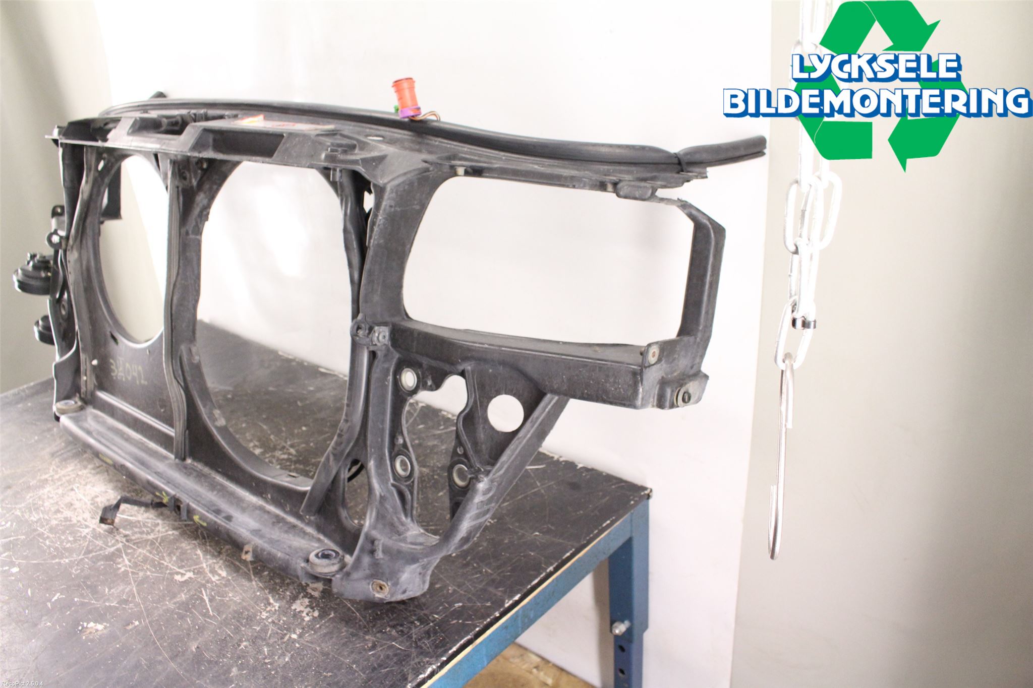 Audi A4/S4 94-99 Frontplåt