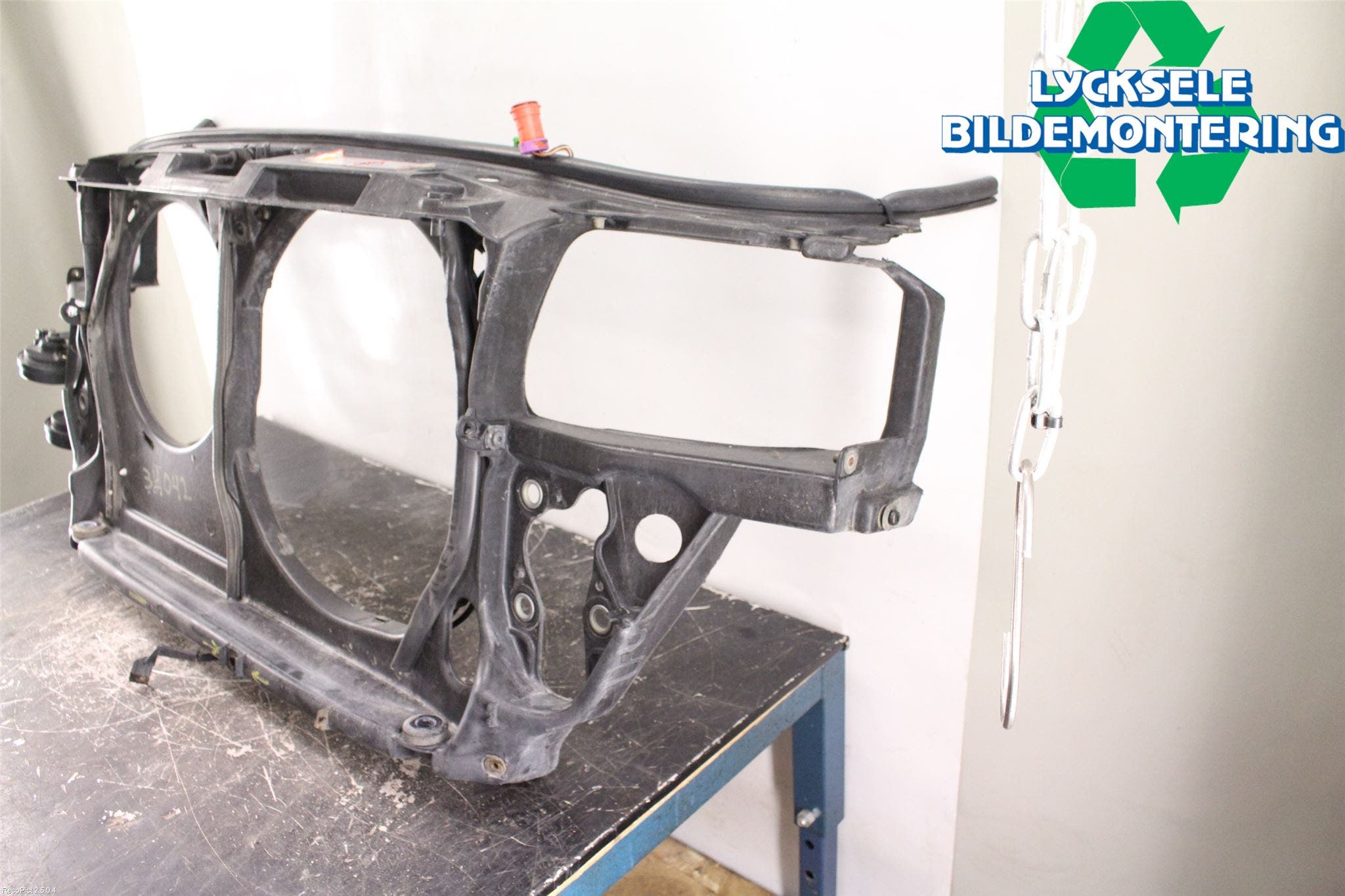 Audi A4/S4 94-99 Frontplåt