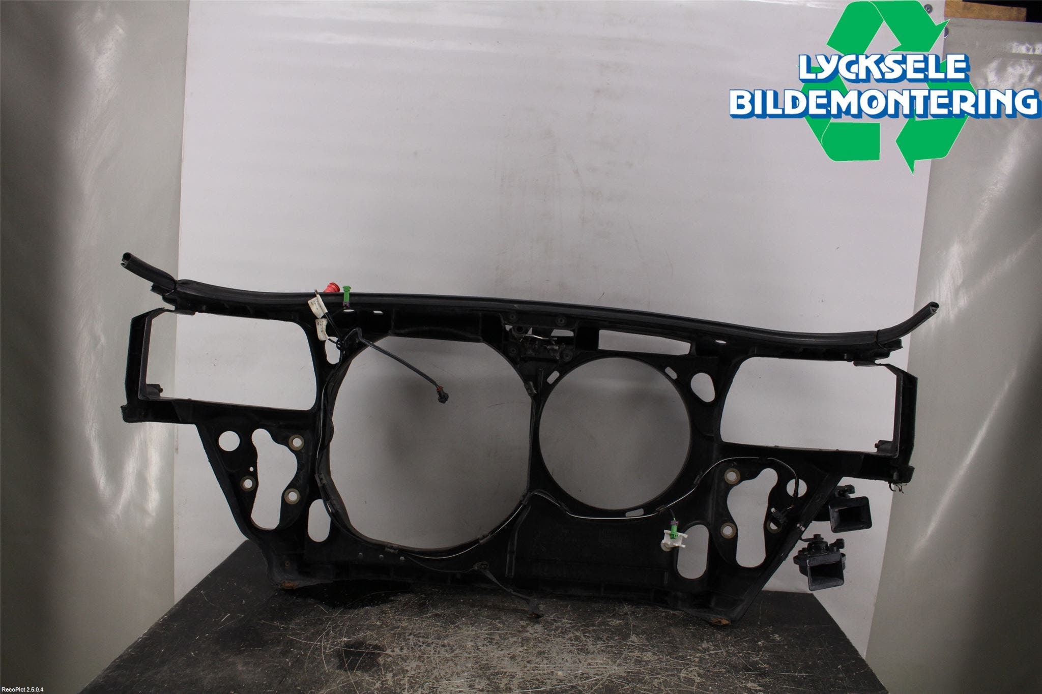 Audi A4/S4 94-99 Frontplåt