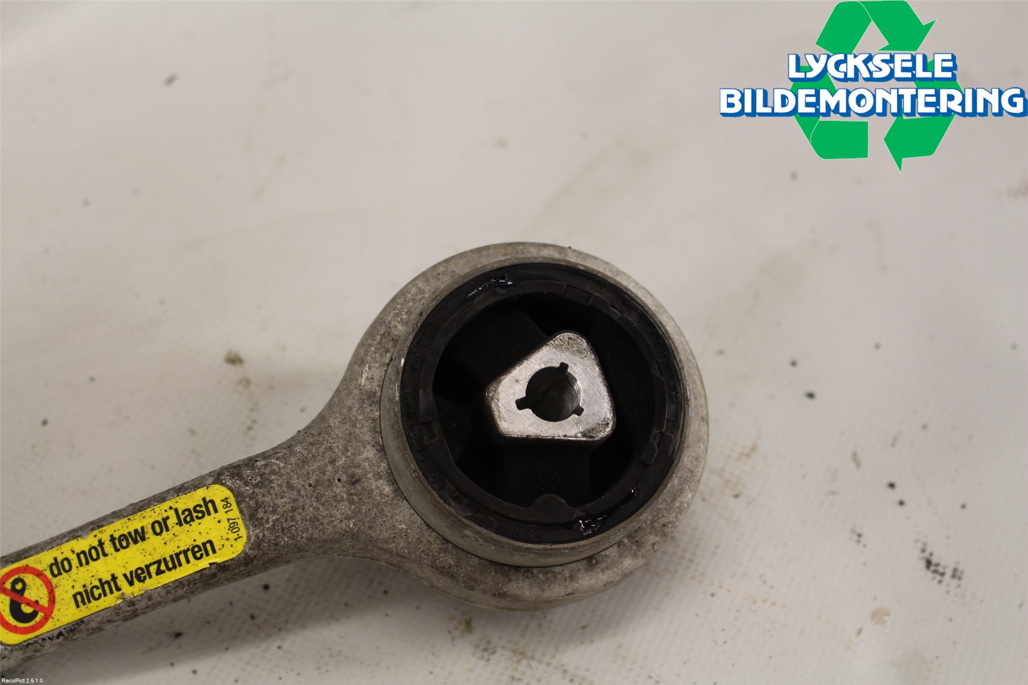 BMW 5 E60/61 Sed/Tou 02-10 Bärarm Fram Undre Hö