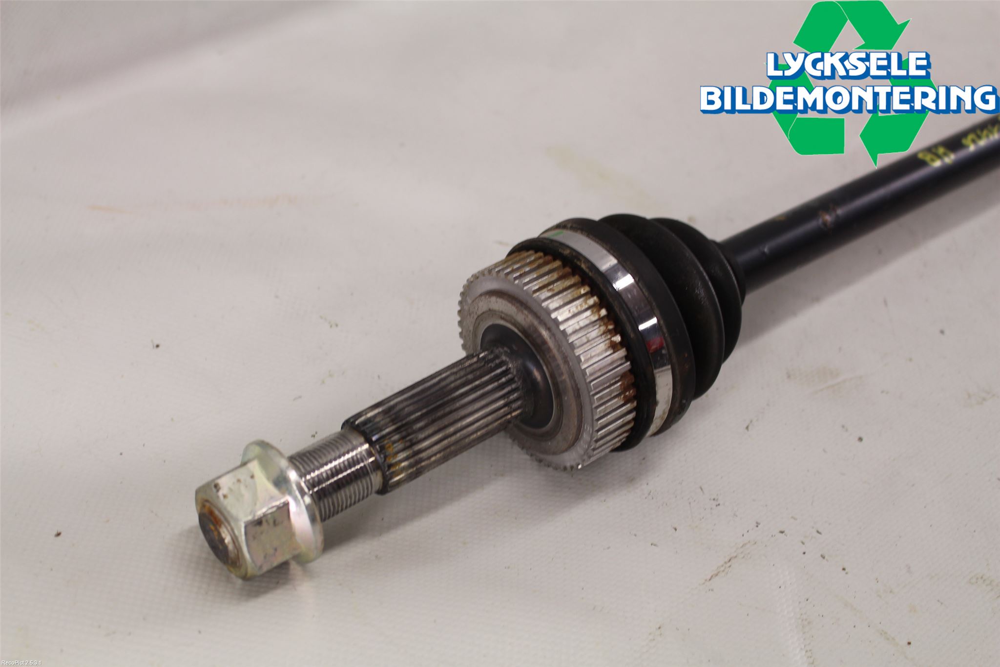 Nissan X-TRAIL 14-21 Drivaxel Bak Höger