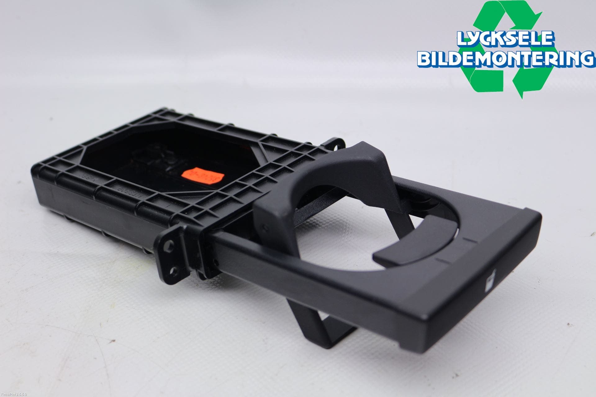 Toyota AVENSIS 03-06 Mugghållare