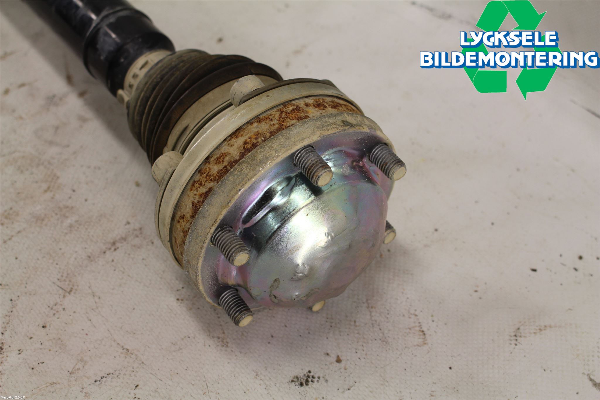 Volkswagen VW CADDY 11-15 Drivaxel Fram Höger