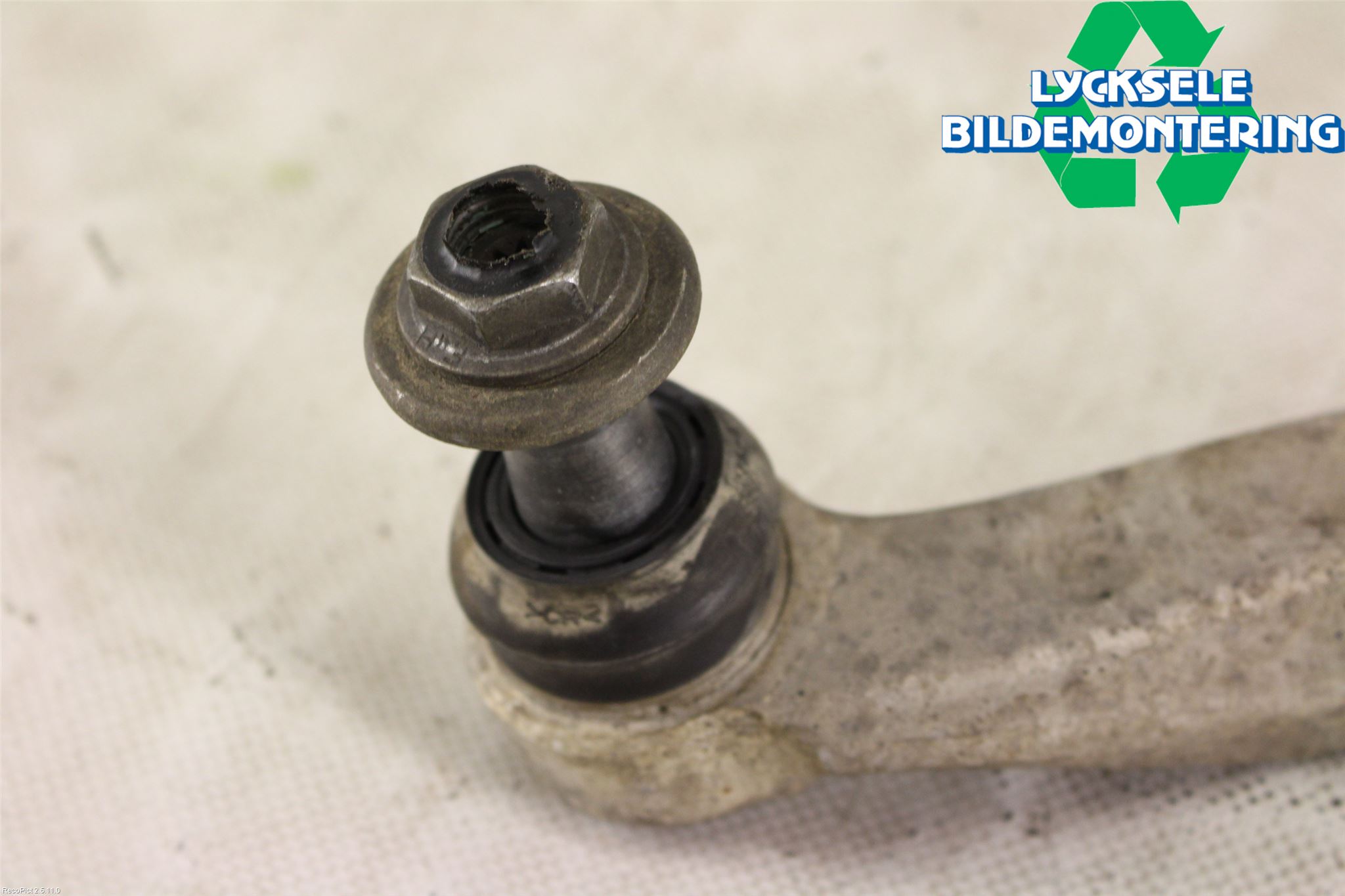 Audi A4 12-15 Bärarm Fram Undre Hö