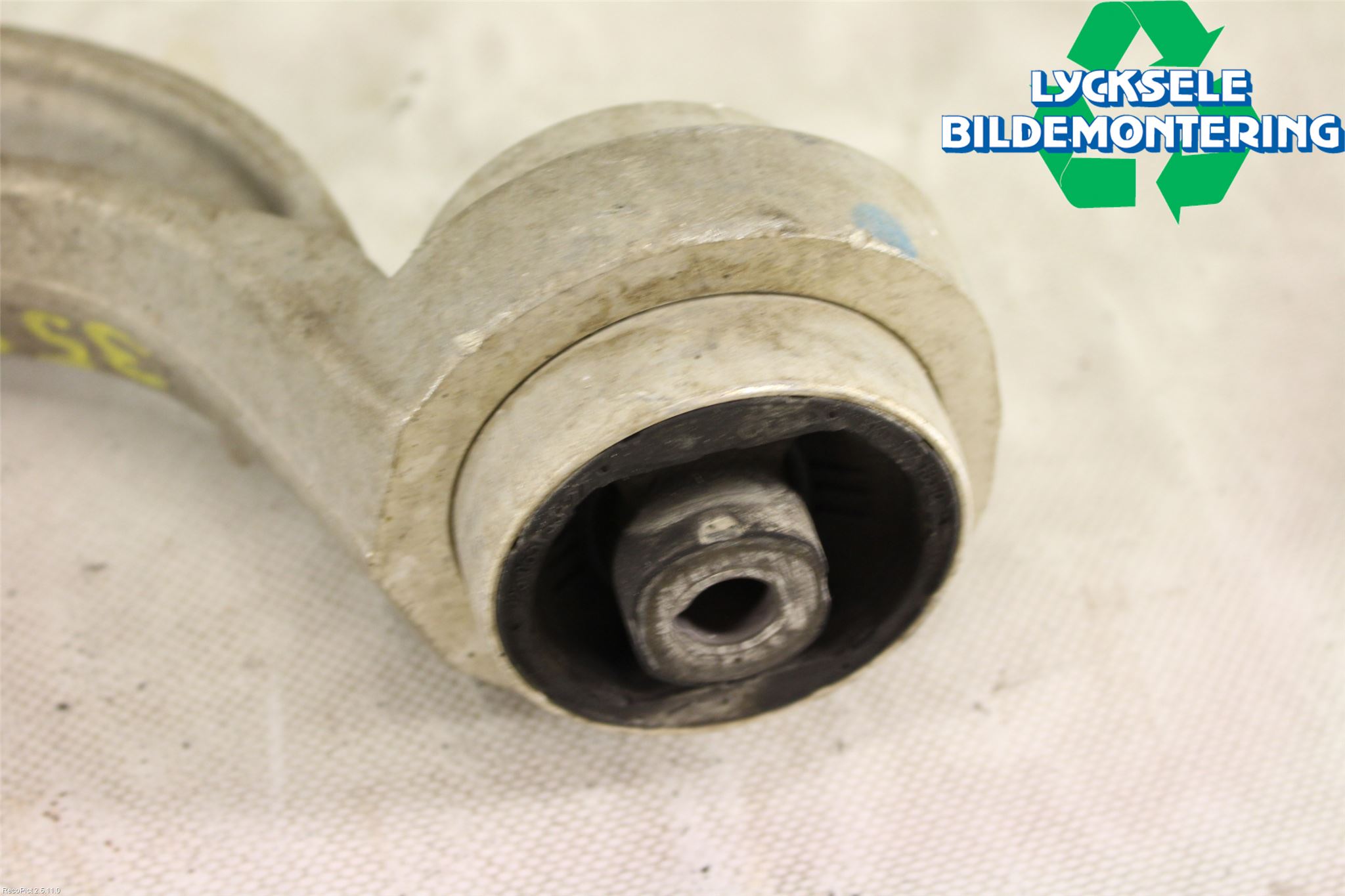 Audi A4 12-15 Bärarm Fram Undre Hö