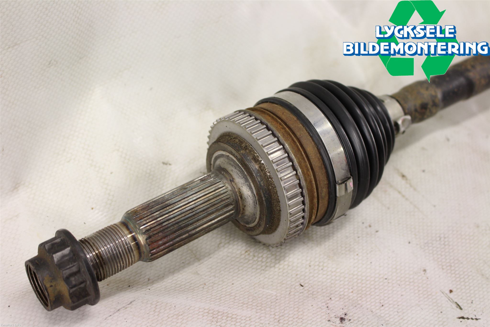 Toyota URBAN CRUISER Drivaxel Bak Vänster