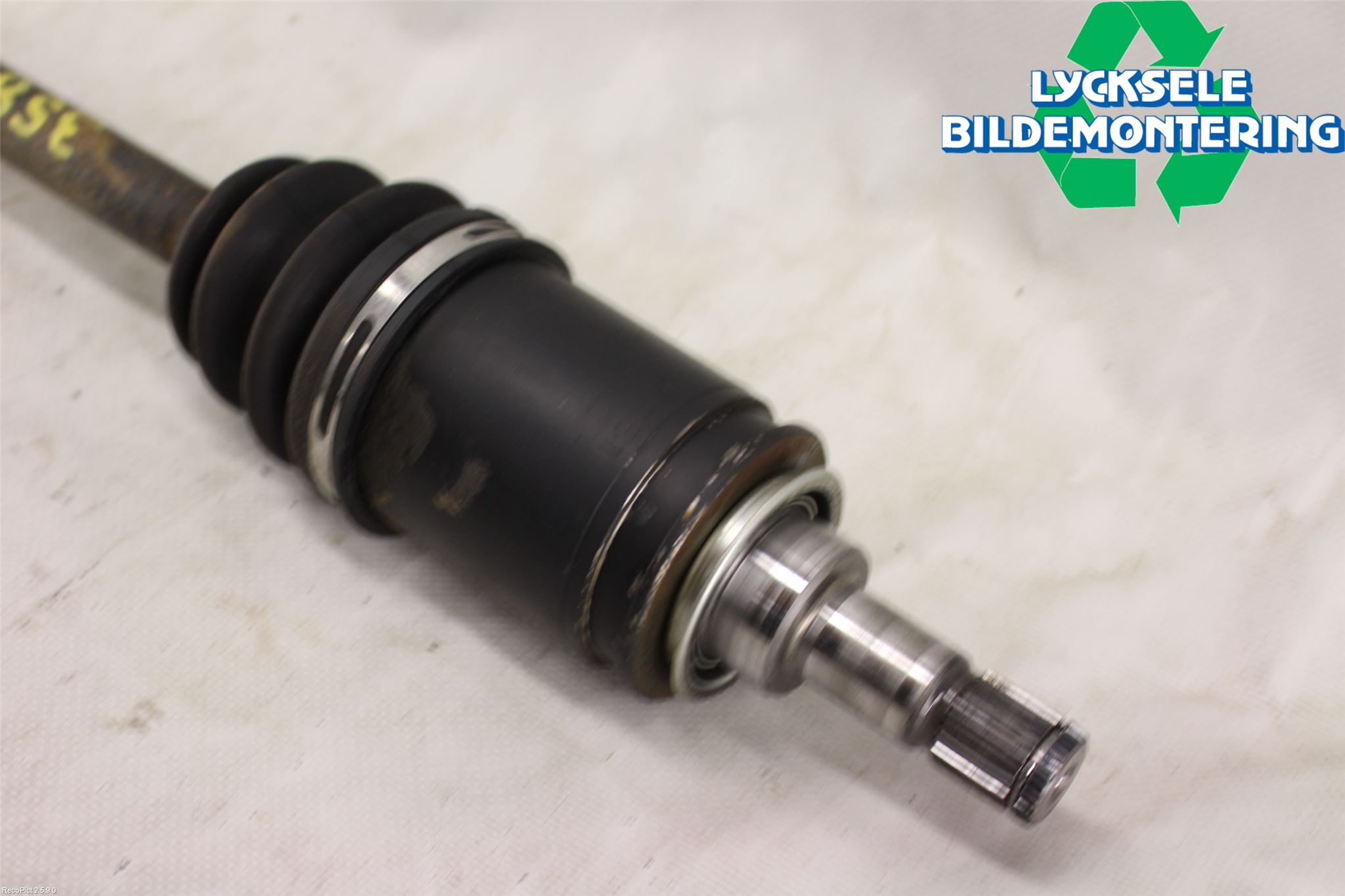 Toyota URBAN CRUISER Drivaxel Bak Vänster