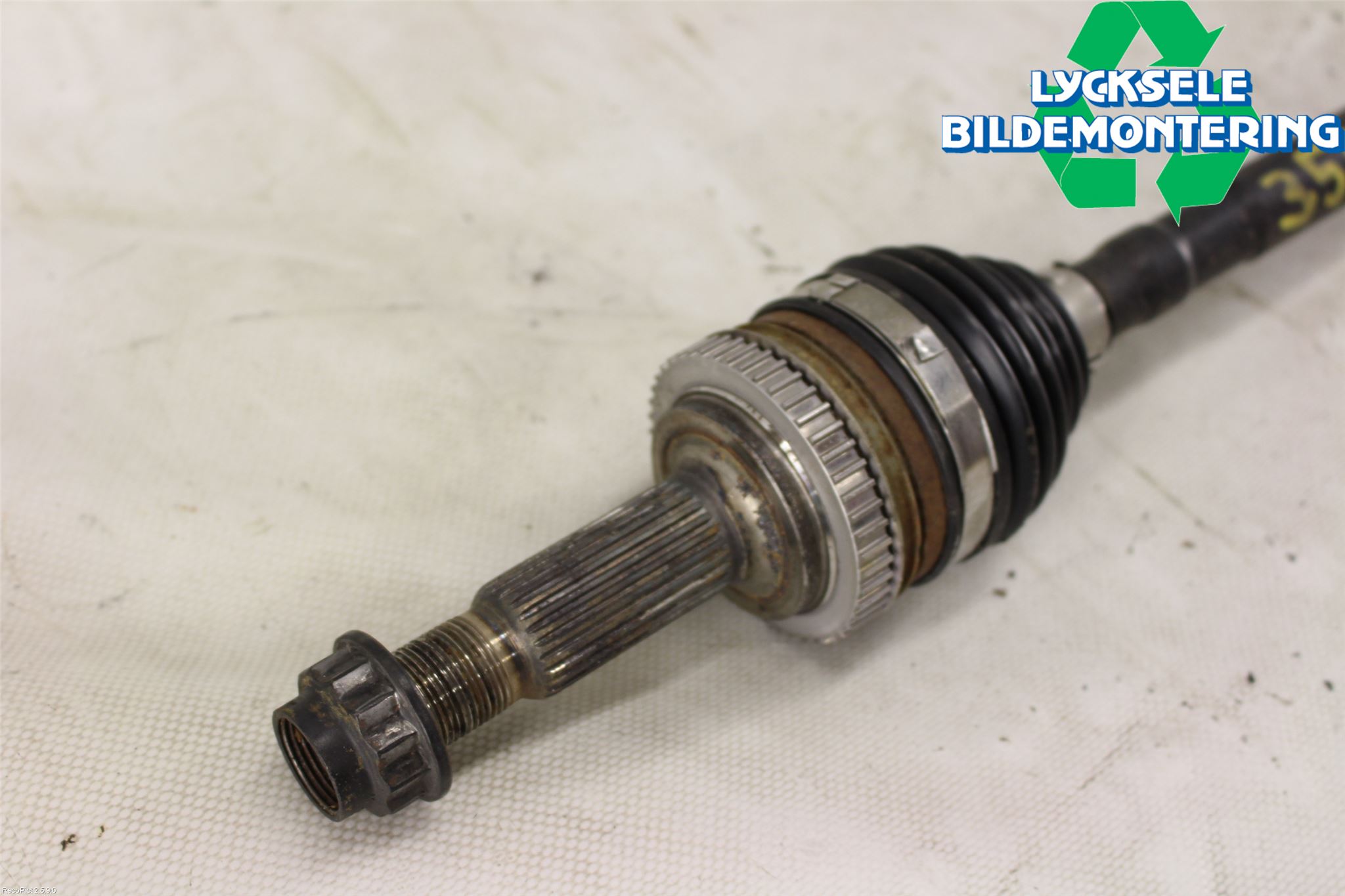 Toyota URBAN CRUISER Drivaxel Bak Höger