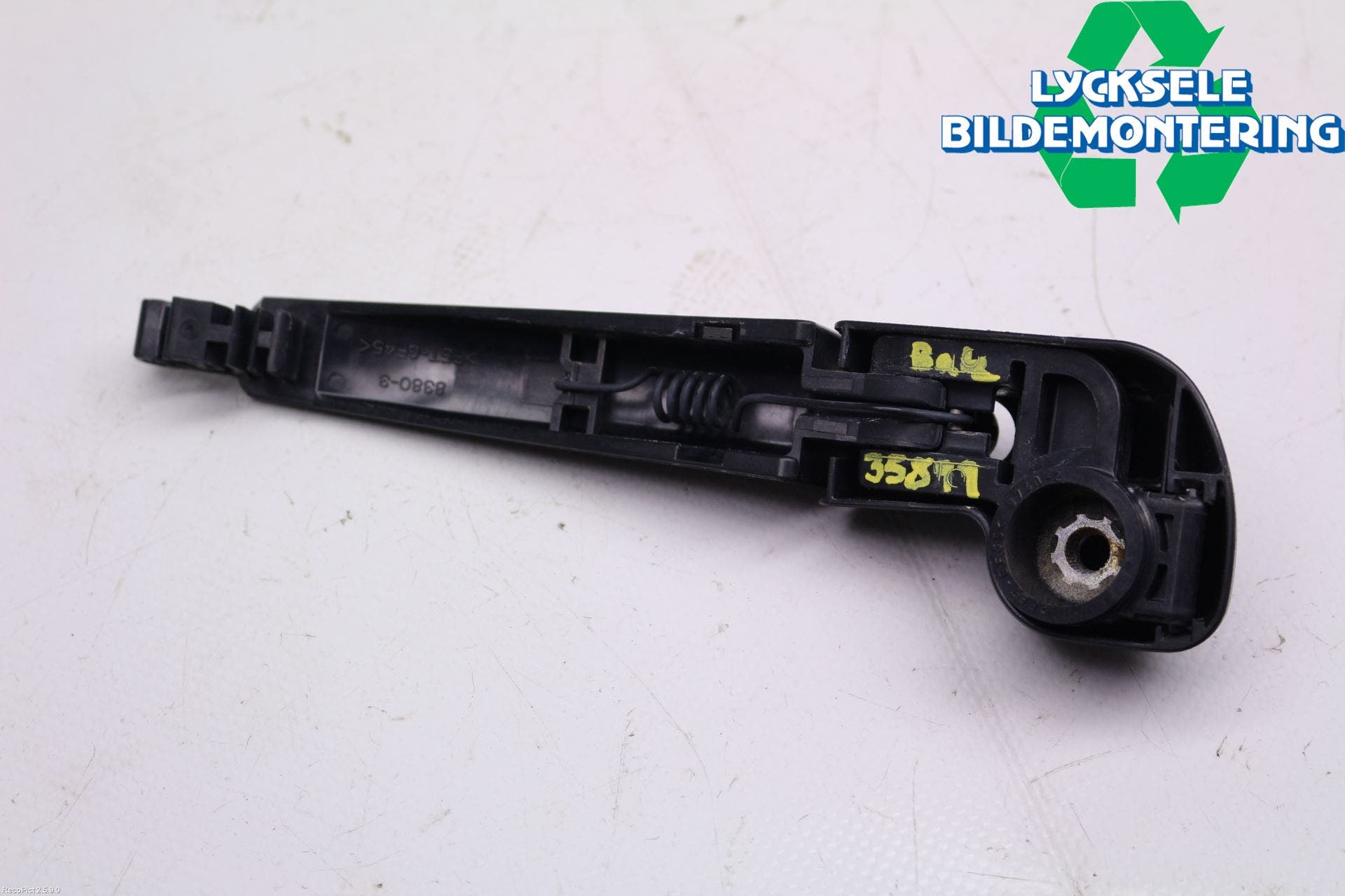 Toyota URBAN CRUISER Torkararm-Bakruta