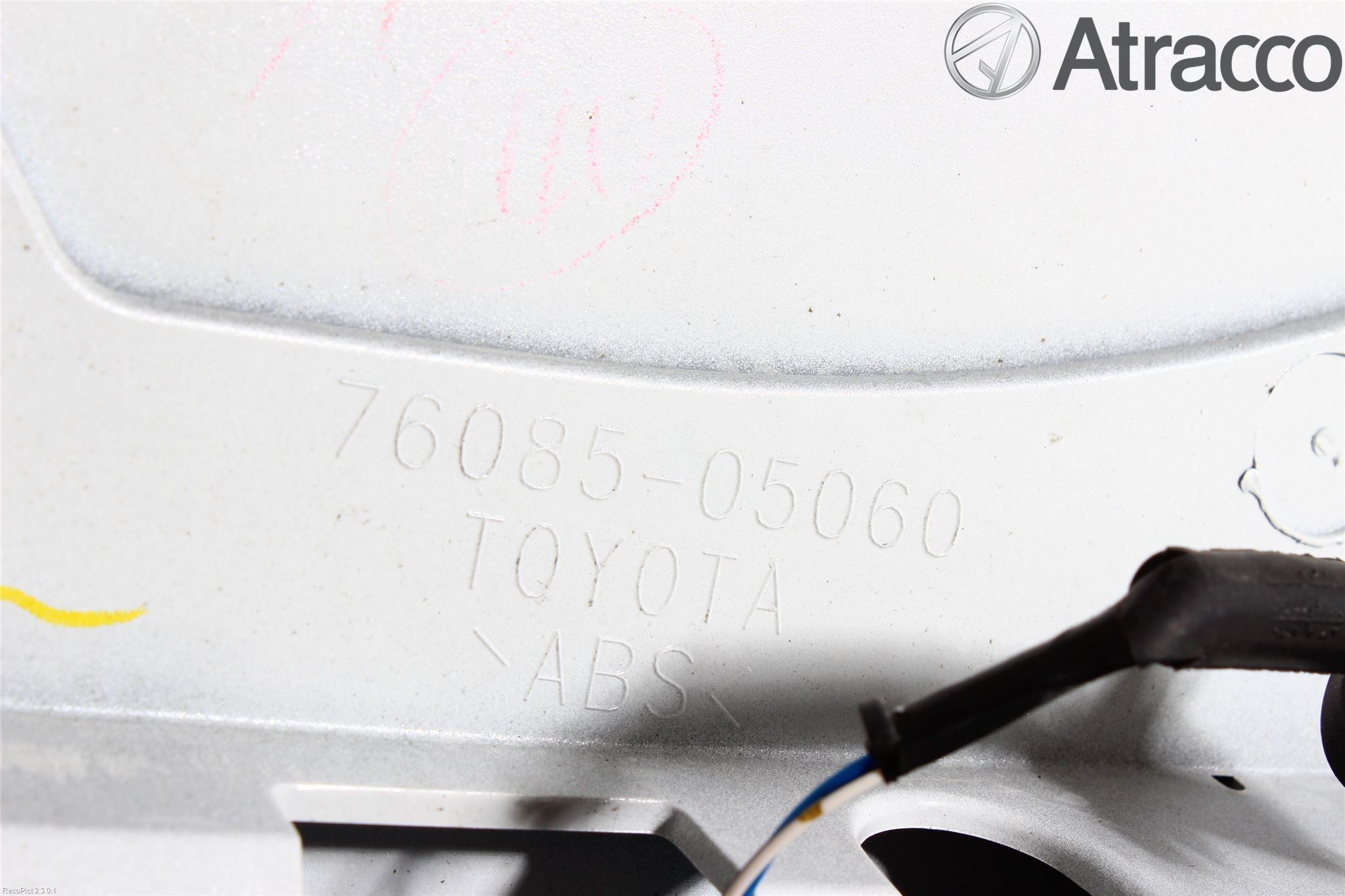 Toyota AVENSIS 09-15 Spoiler Baklucka