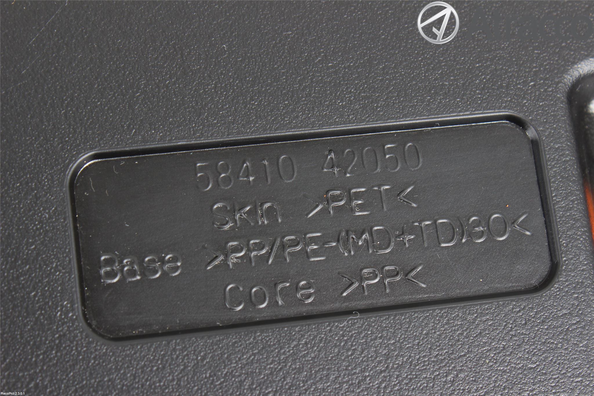 Toyota RAV4 13-18 Inrbagagerumklädsel-Golv