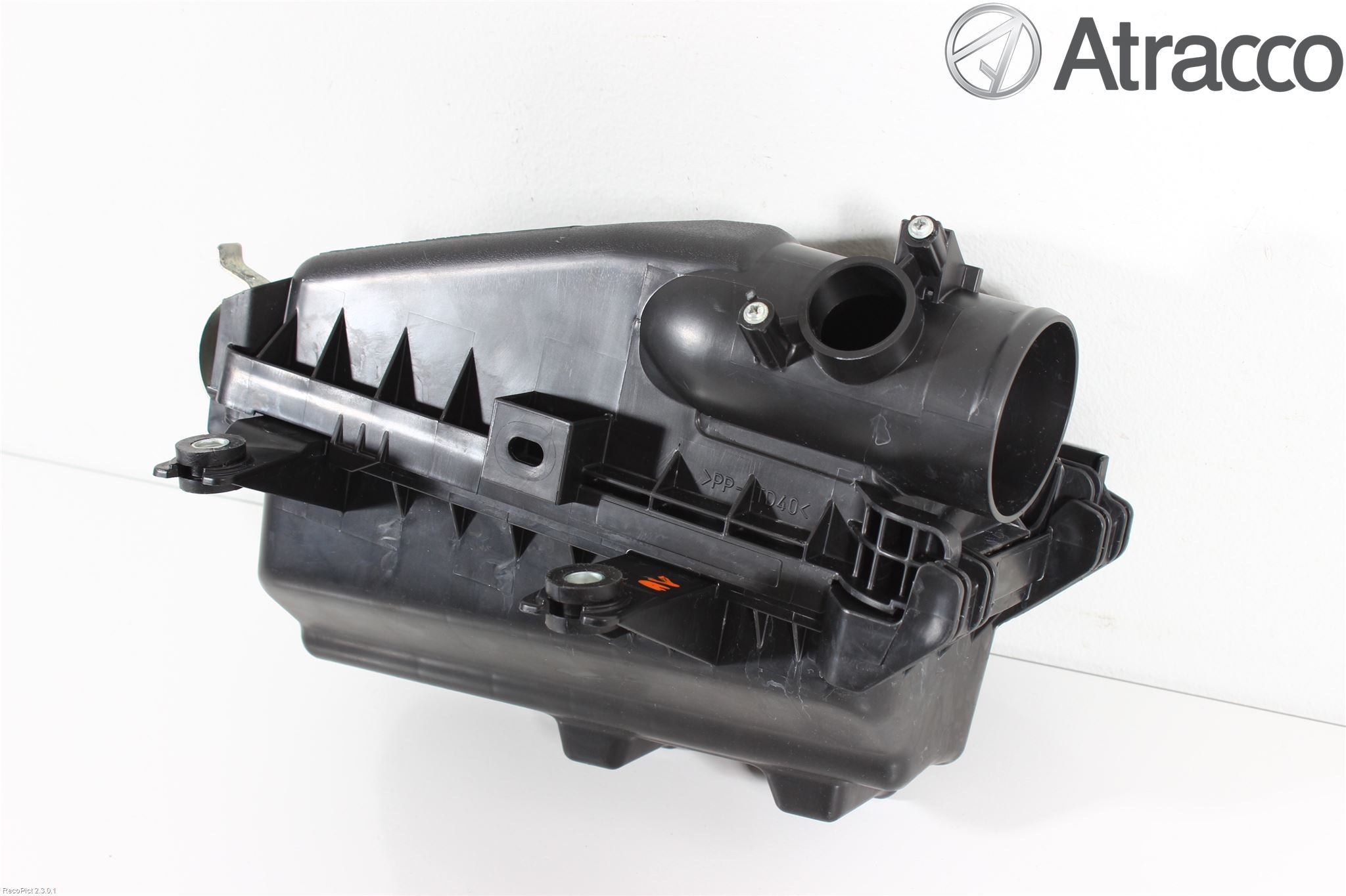 Toyota VERSO-S 11-16 Luftrenare