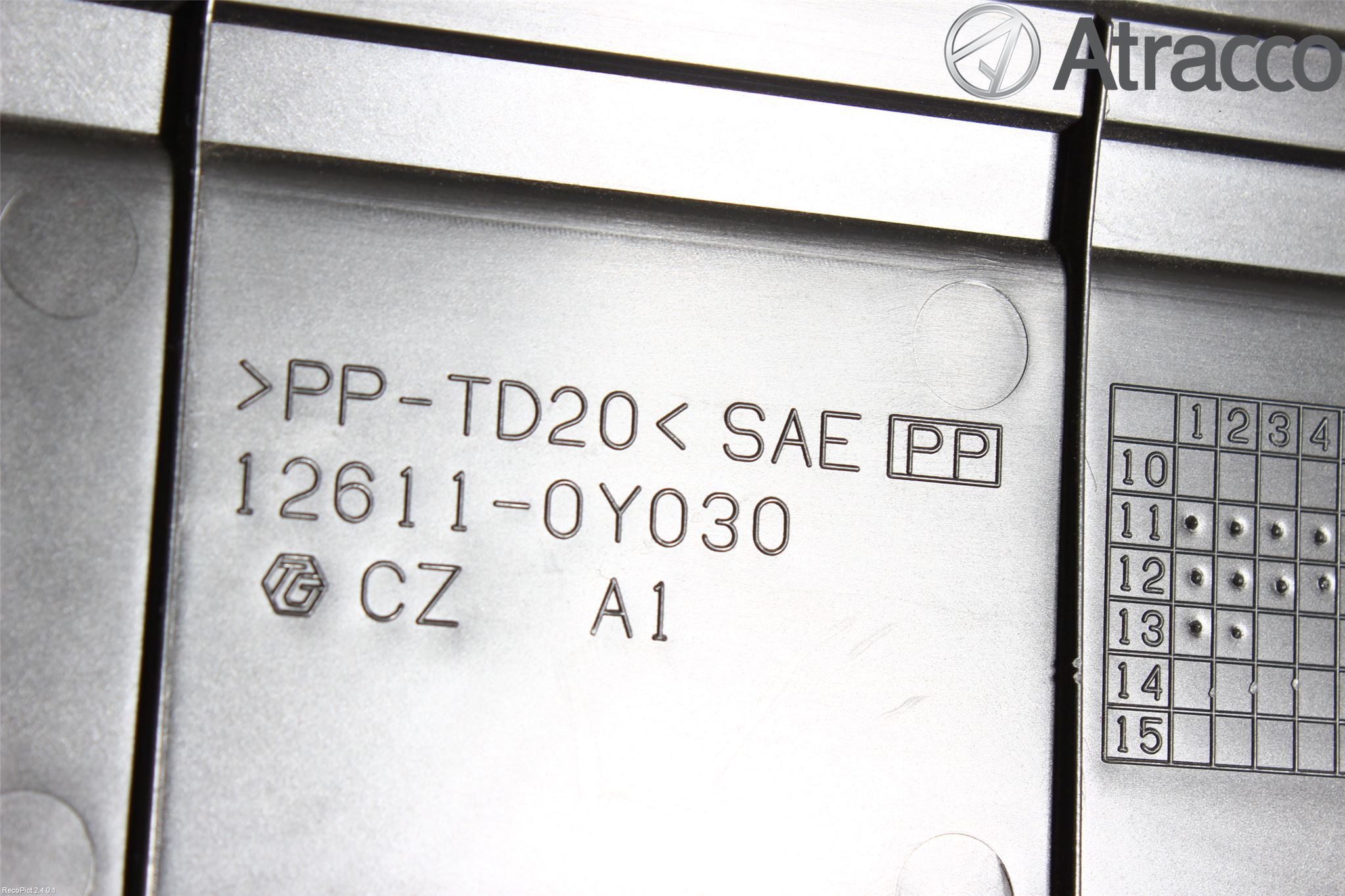 Toyota YARIS XP130 12-14 Motorkåpa