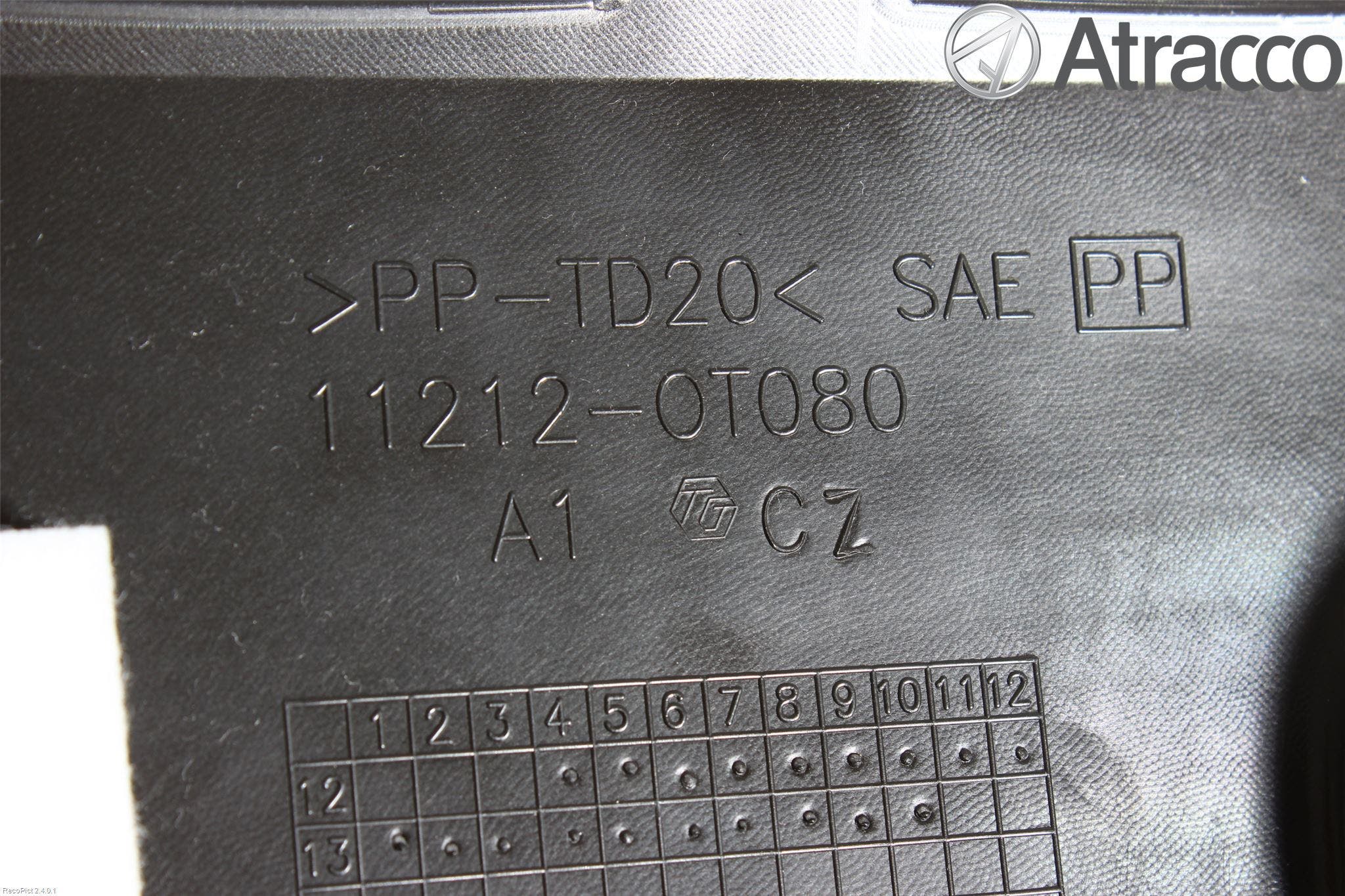 Toyota AVENSIS 09-15 Motorkåpa