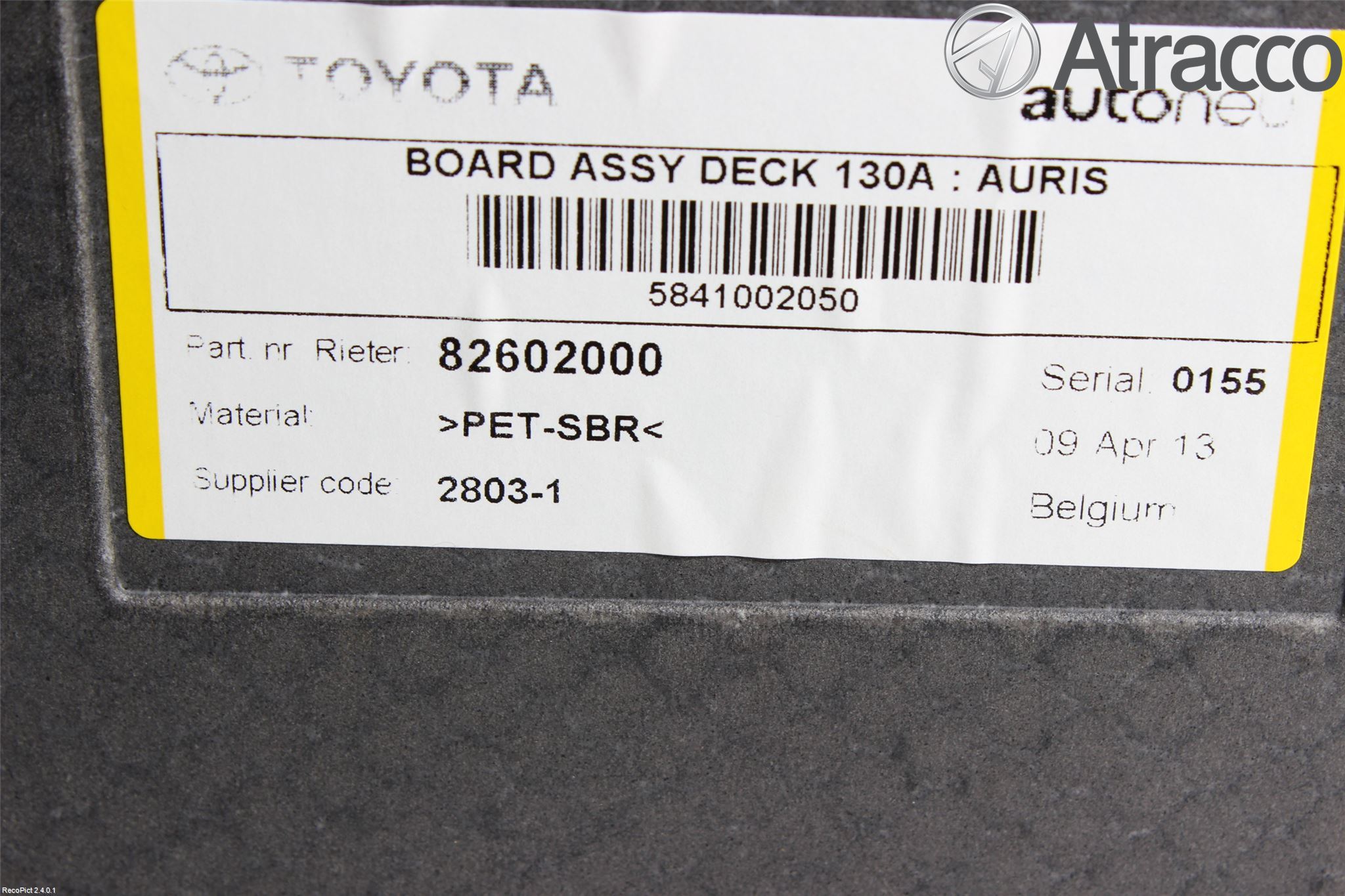 Toyota AURIS 13-19 Inrbagagerumklädsel-Golv
