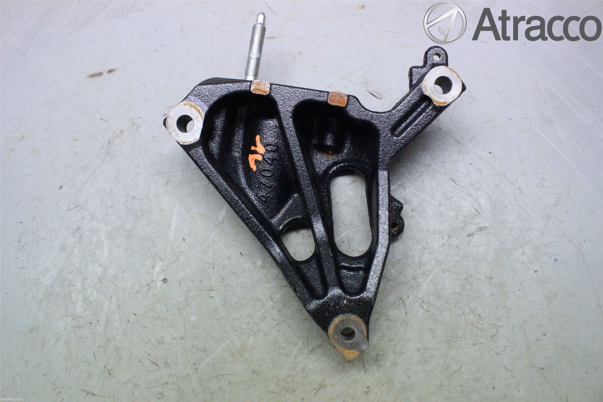 Toyota YARIS XP130 12-14 Motorfäste