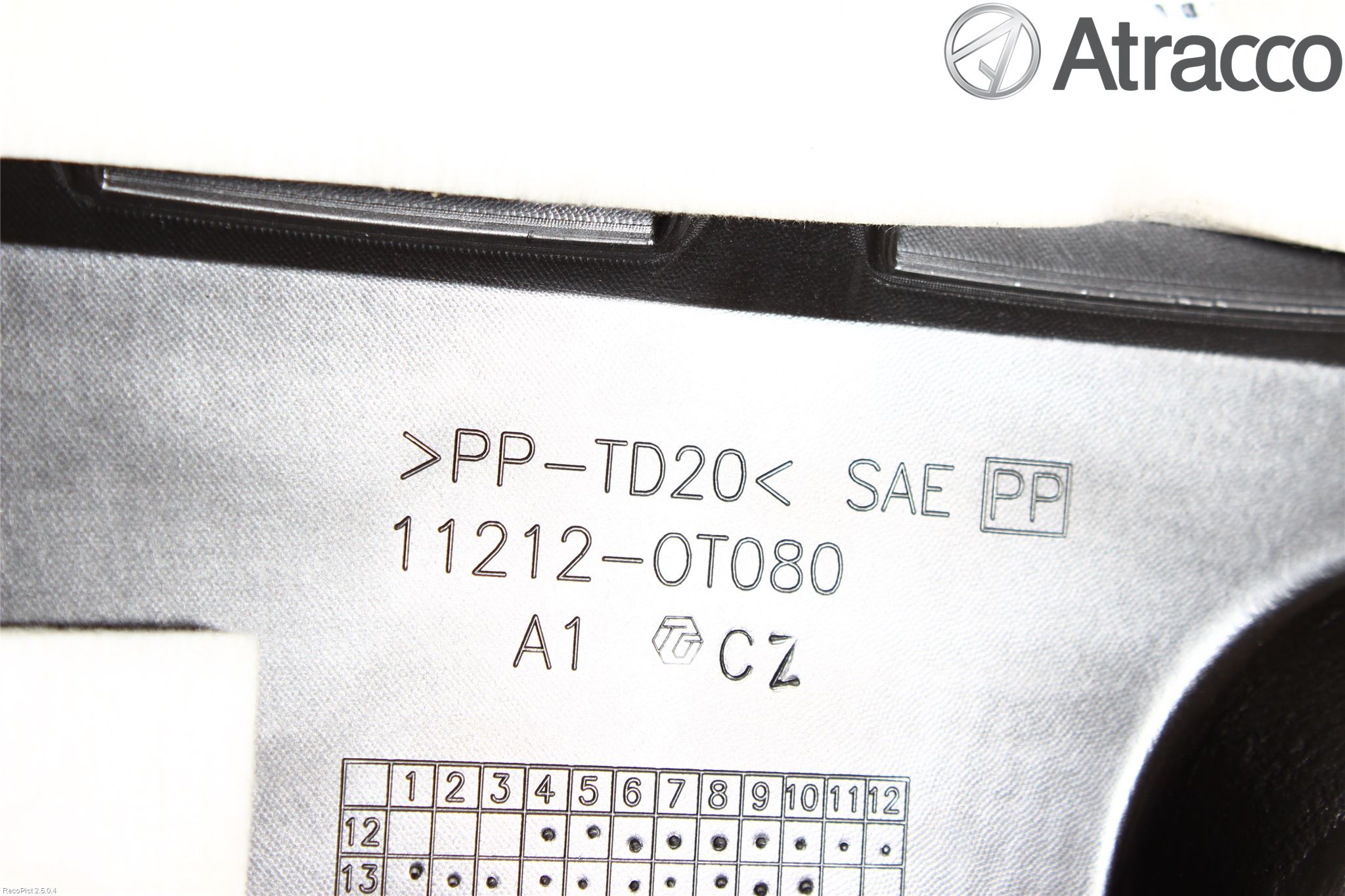 Toyota AURIS 13-19 Motorkåpa