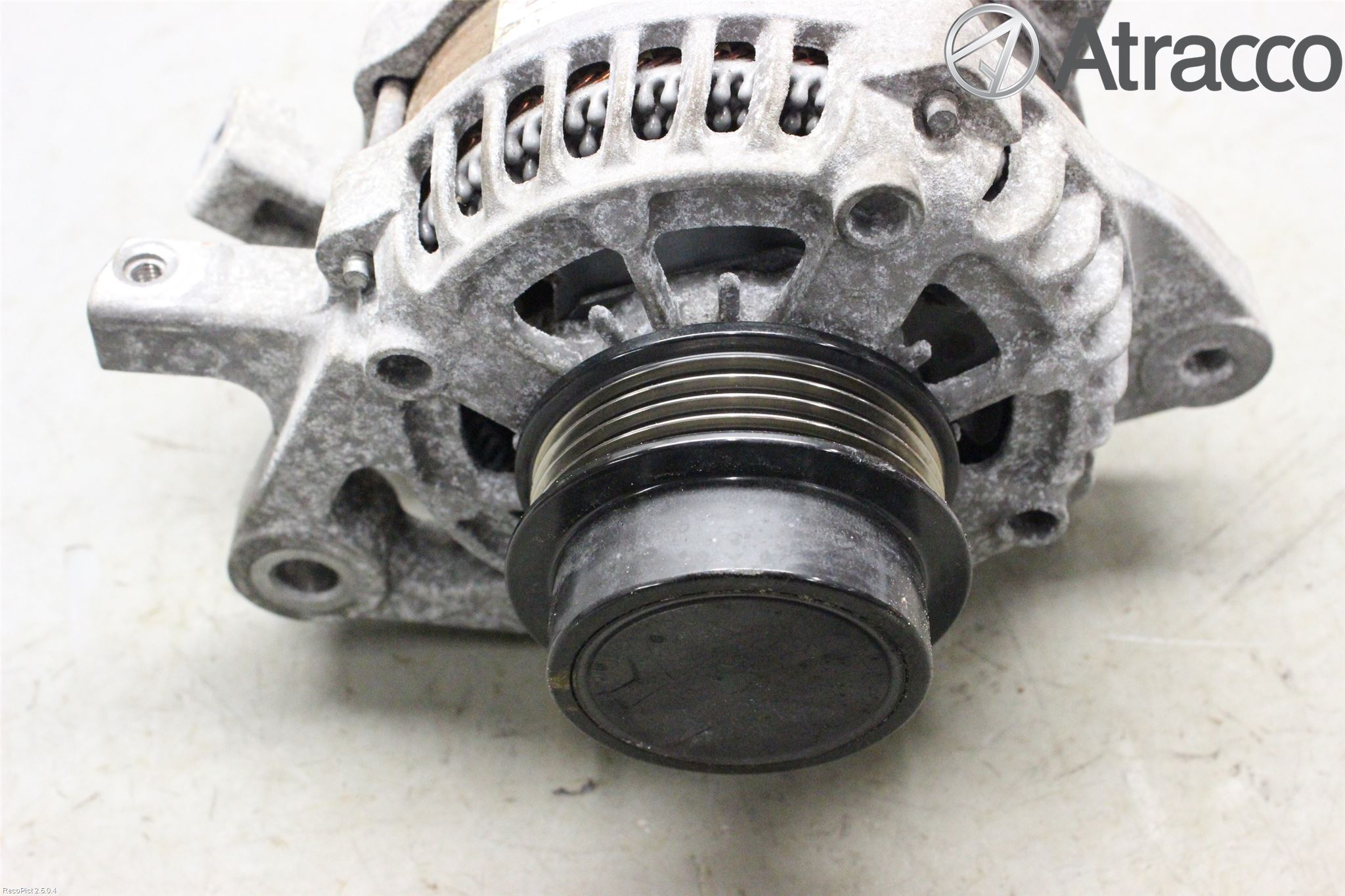 Toyota YARIS XP130 12-14 Generator