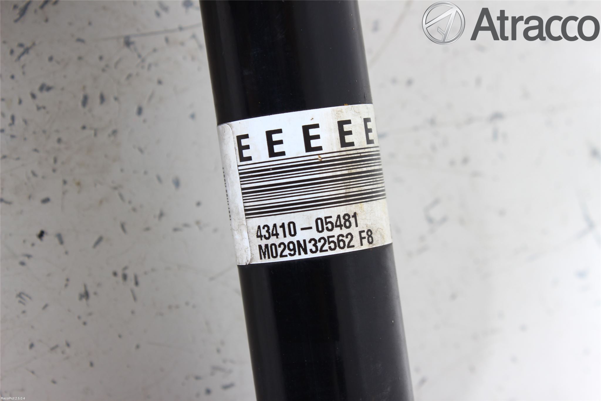 Toyota AVENSIS 09-15 Drivaxel Fram Höger