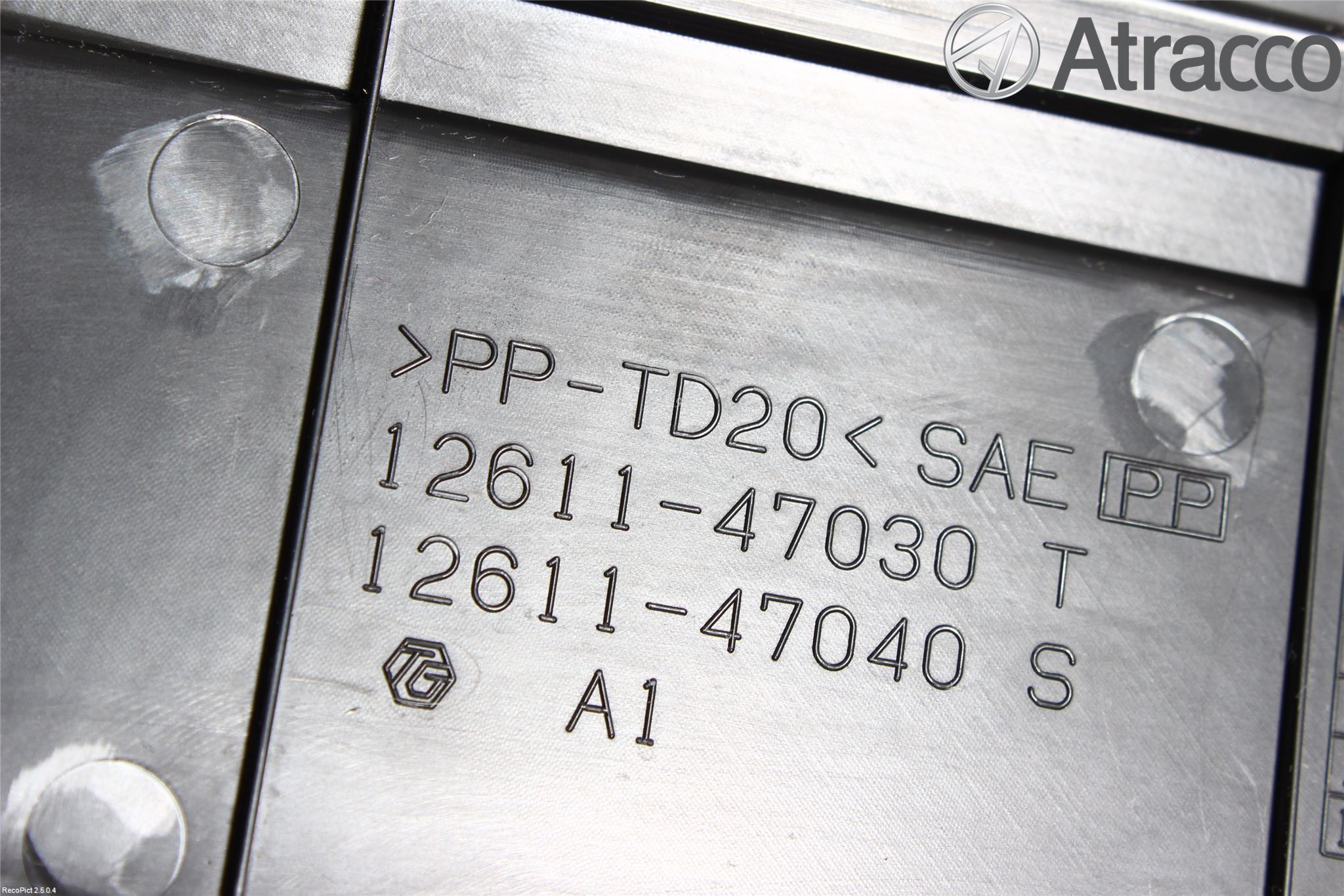 Toyota VERSO-S 11-16 Motorkåpa