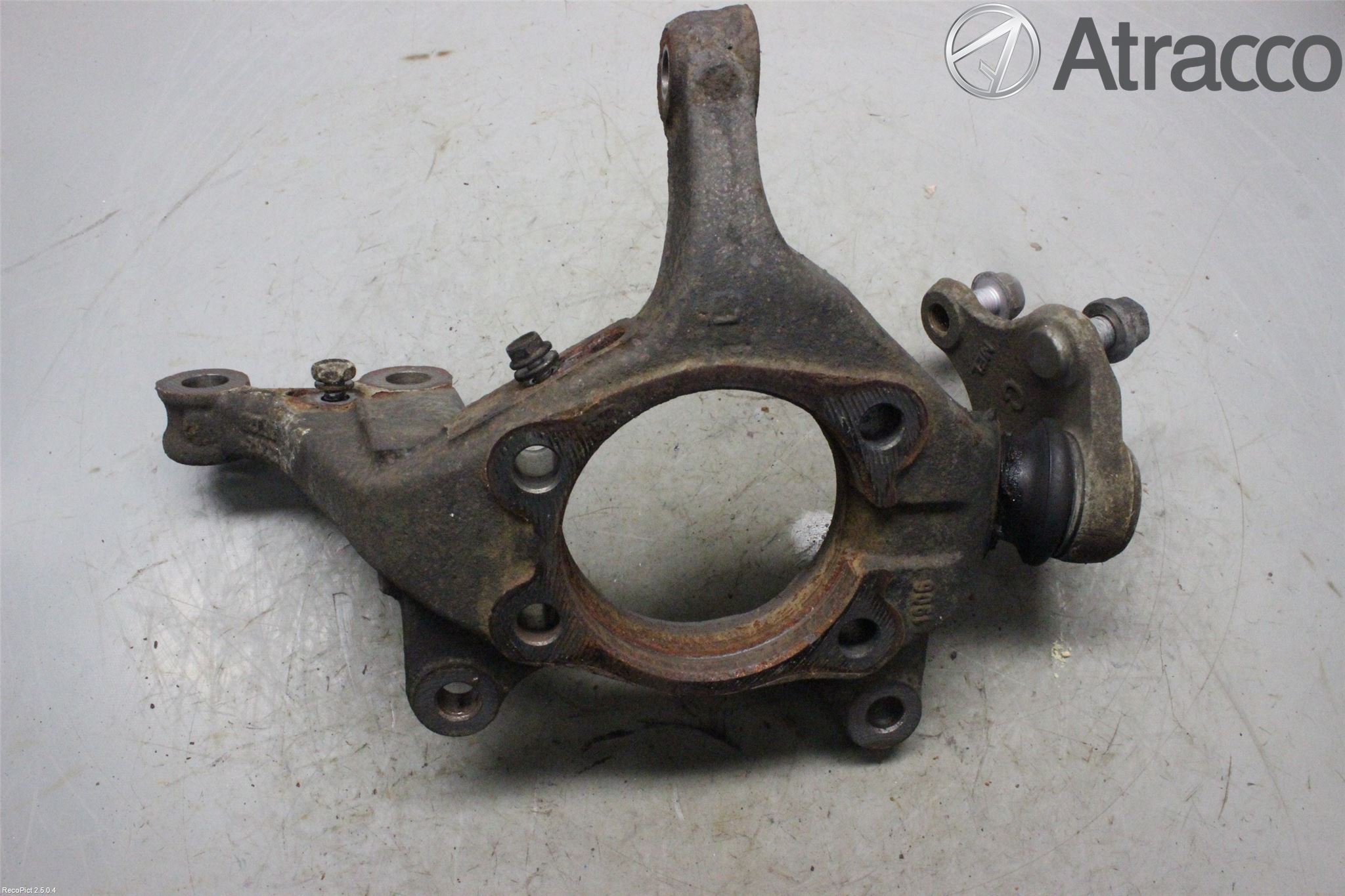 Toyota VERSO 09-18 Styrspindel Lagerhus Vä