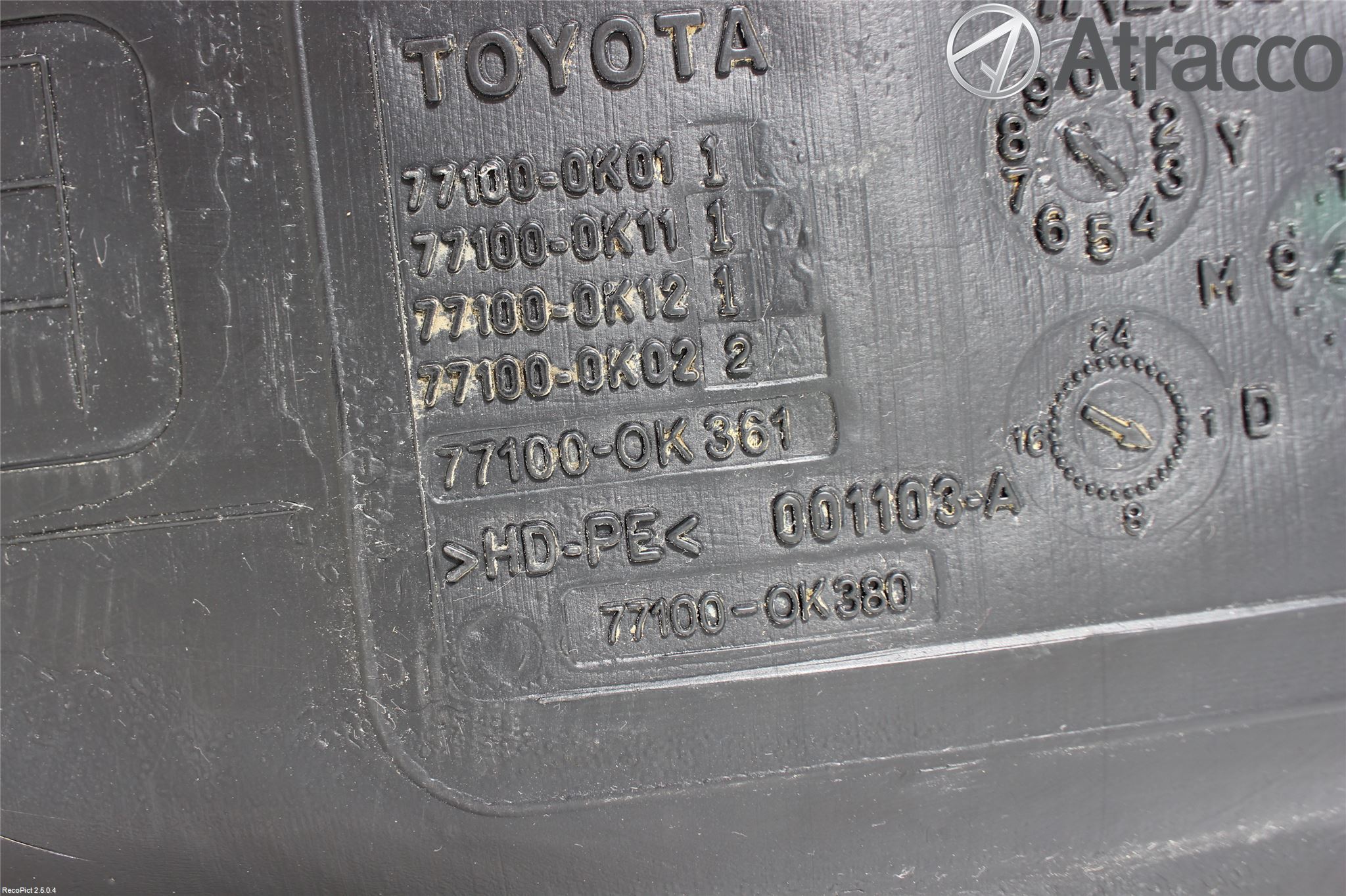 Toyota HILUX 05-16 Bränsletank Diesel