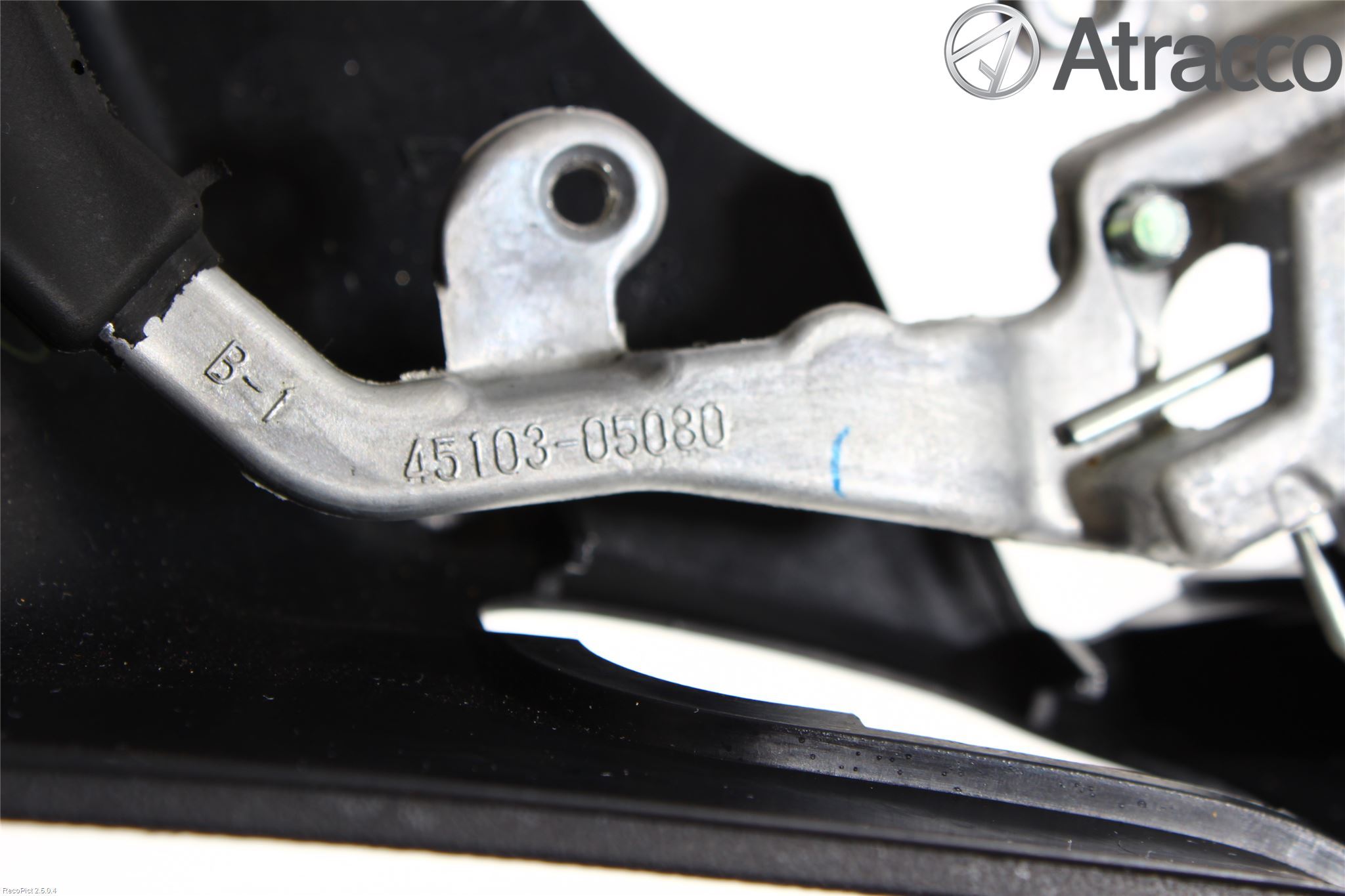 Toyota AVENSIS 09-15 Ratt