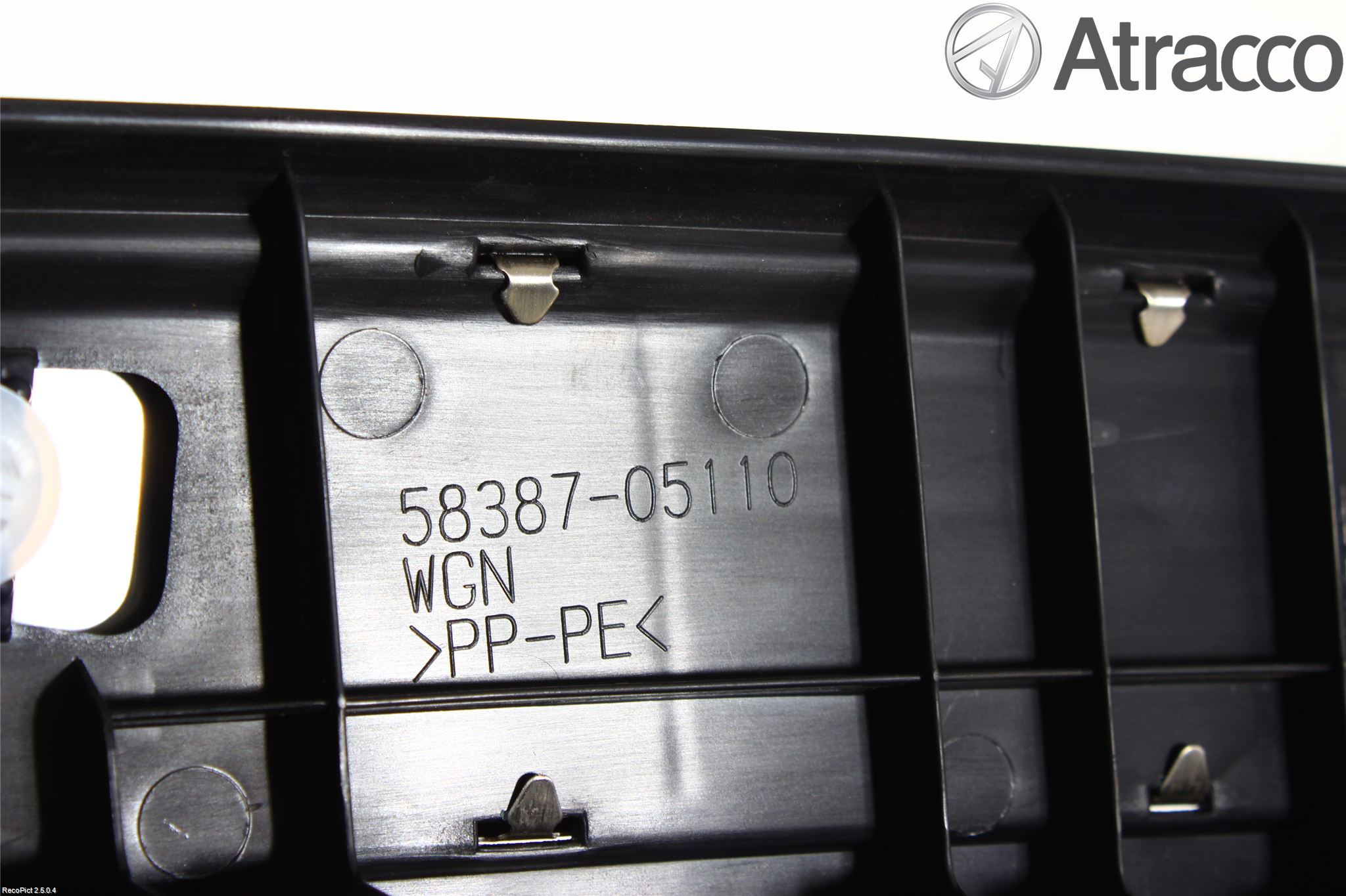 Toyota AVENSIS 09-15 Inrbagagerumklädsel-Golv