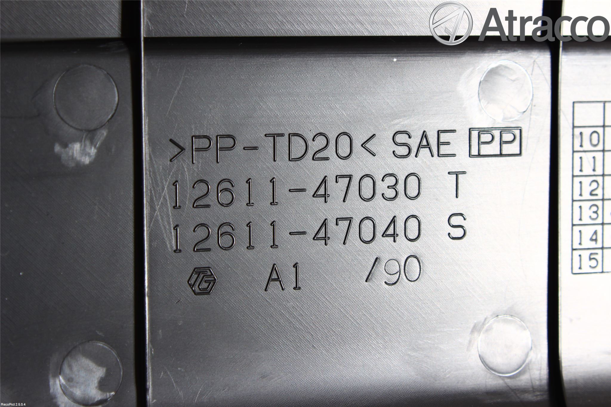 Toyota VERSO-S 11-16 Motorkåpa