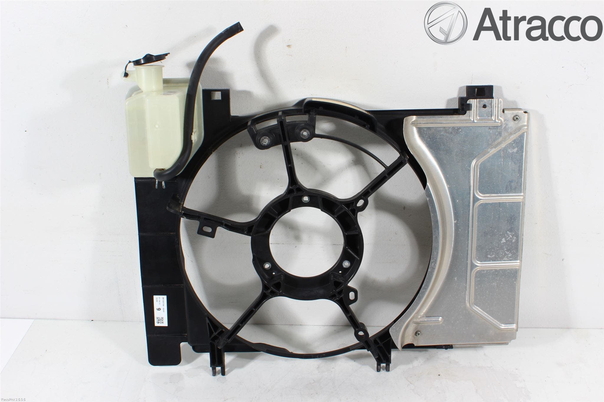 Toyota YARIS XP130 12-14 Kylfläktkåpa