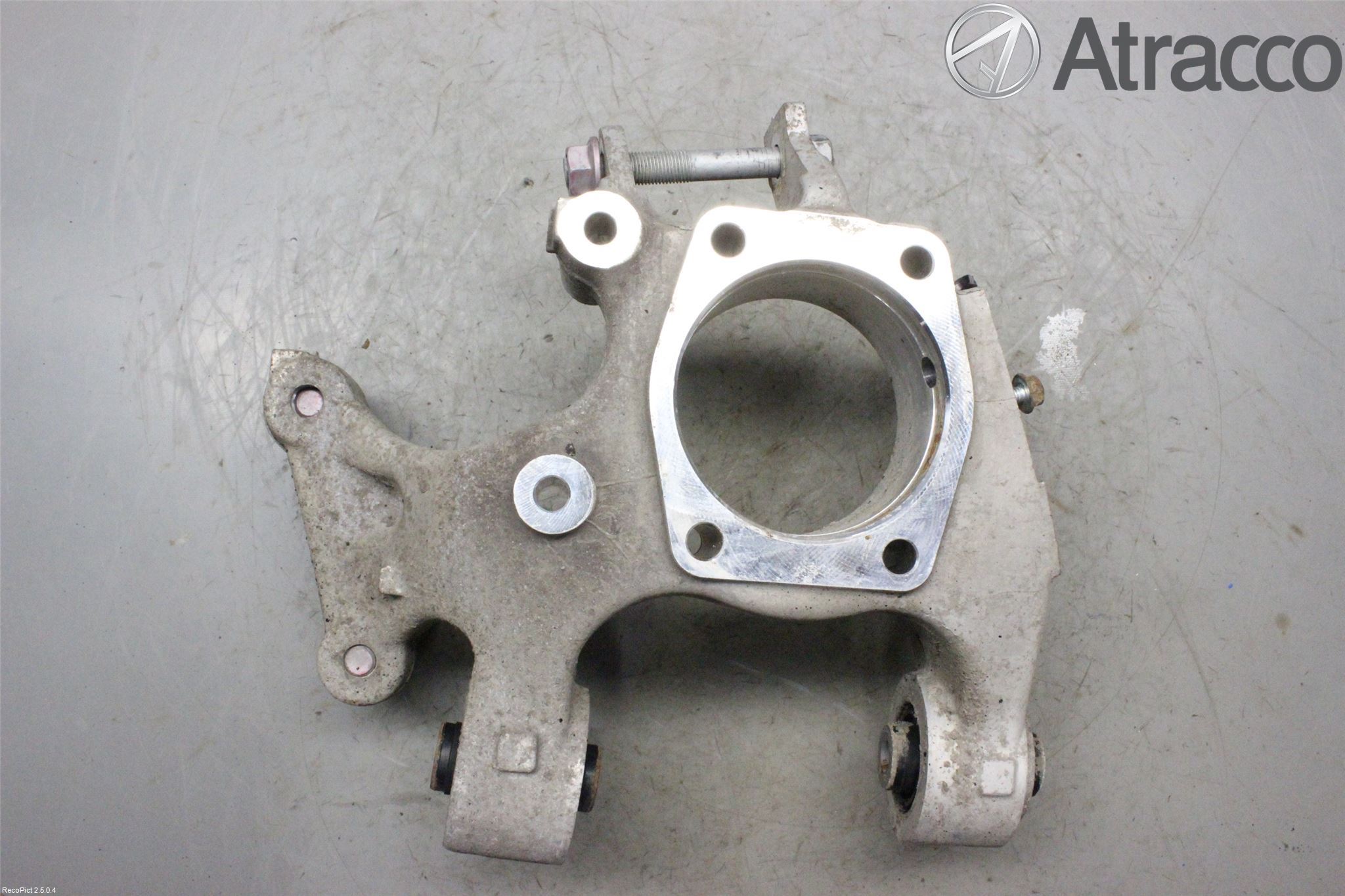 Suzuki KIZASHI Hjullagerhus-Spindel Hö B