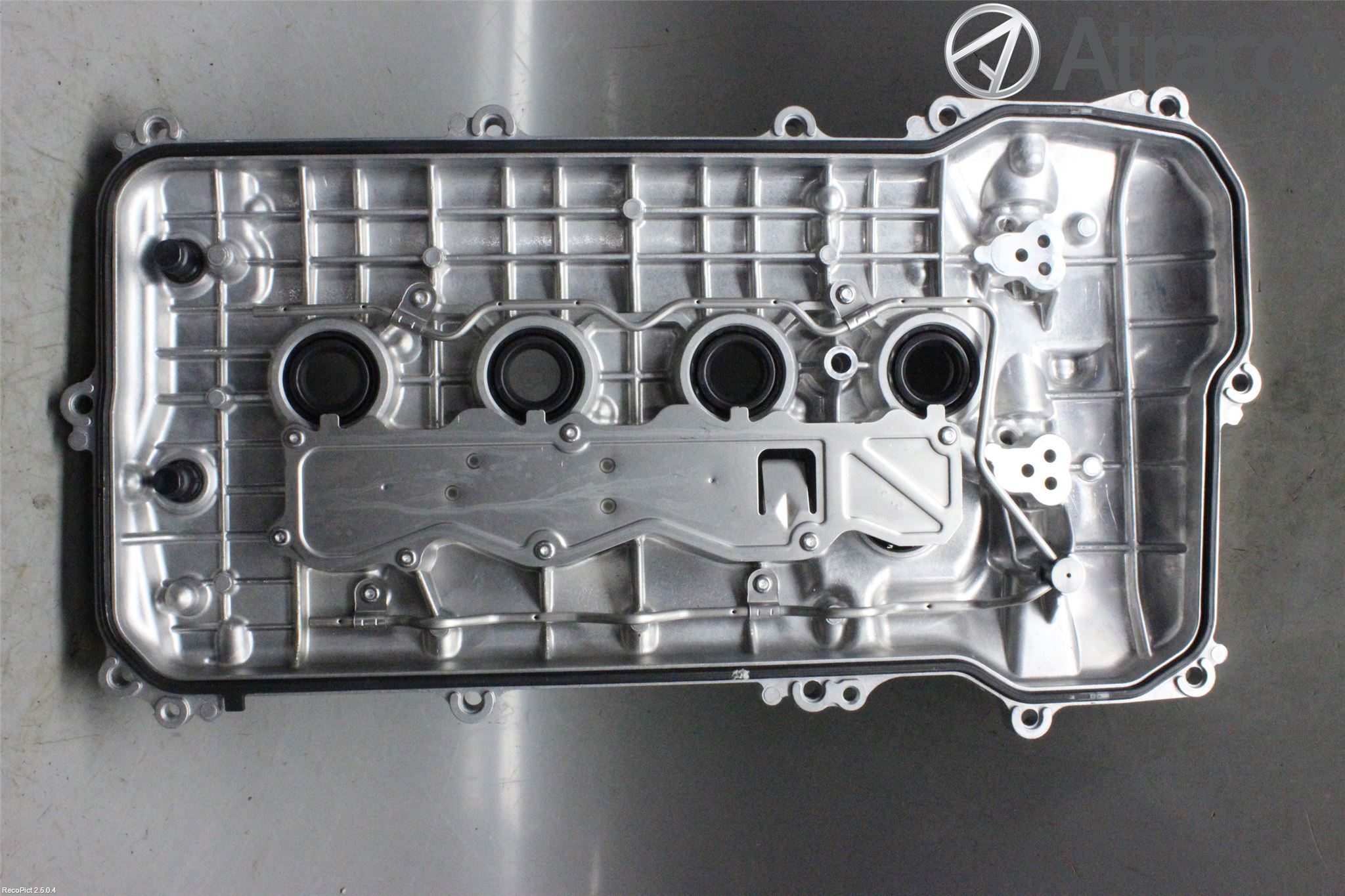 Toyota AVENSIS 09-15 Ventilkåpa