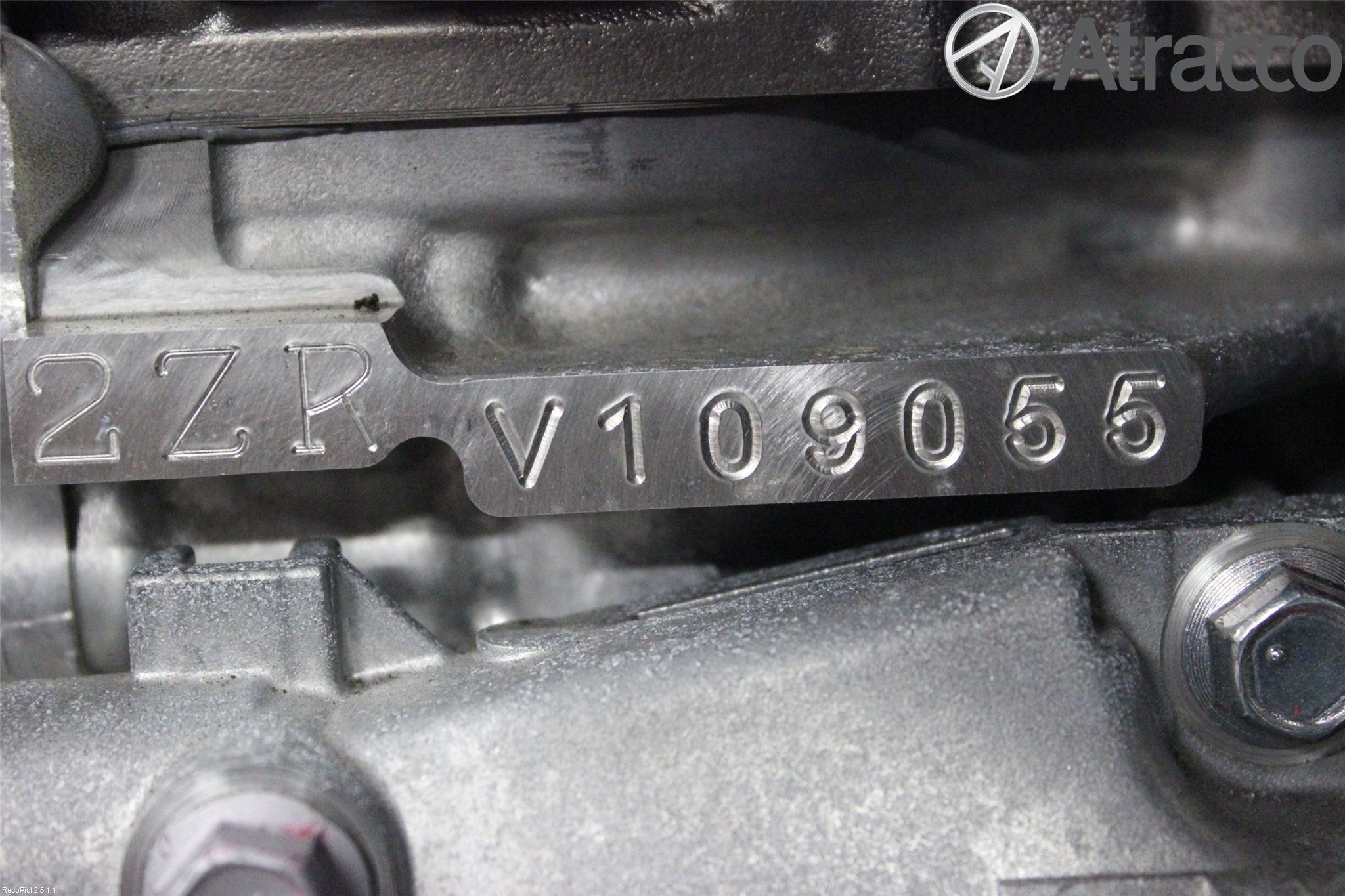 Toyota AVENSIS 09-15 Topplock Bensin