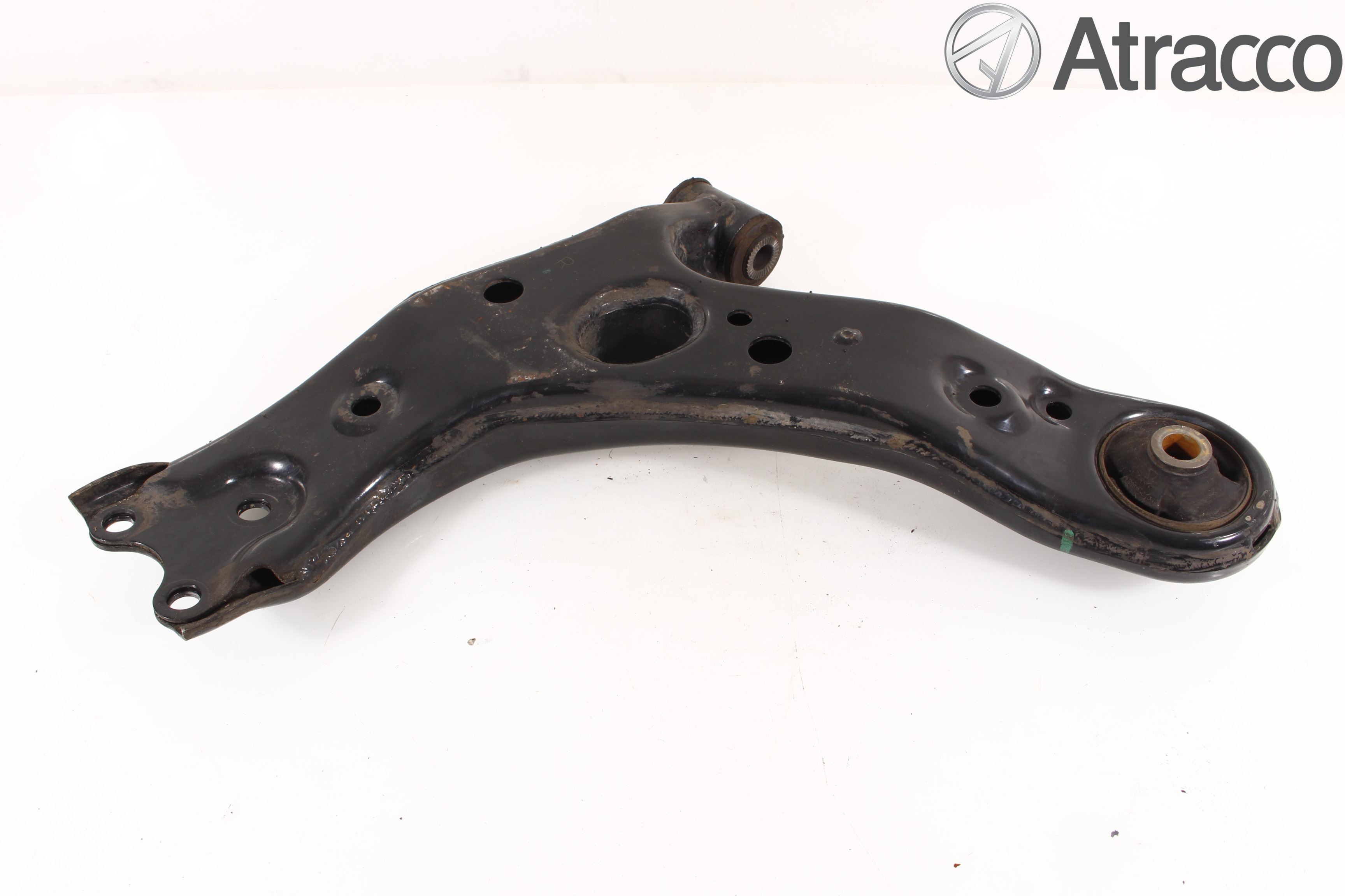 Toyota AURIS 13-19 Bärarm Fram Undre Hö