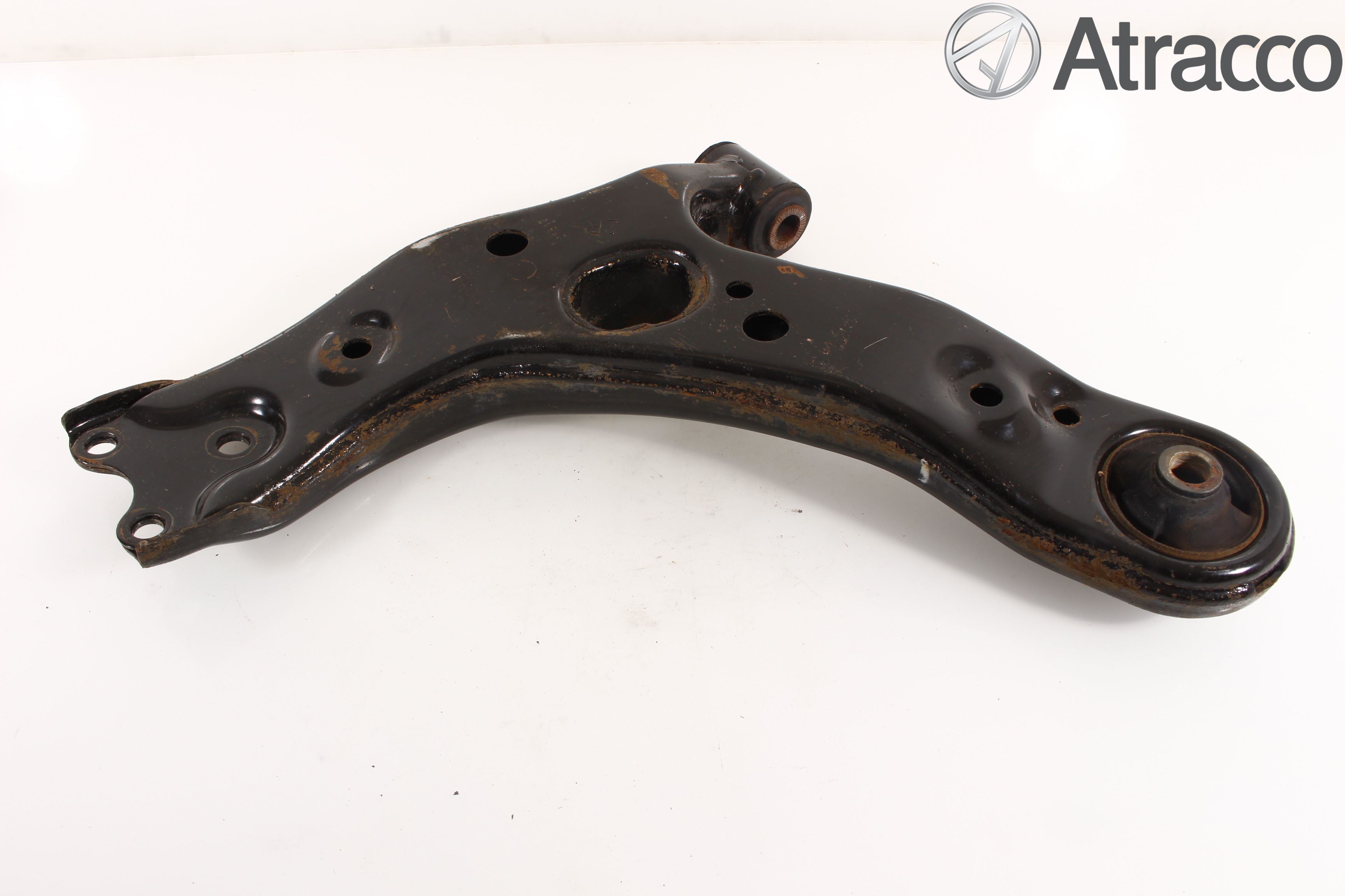 Toyota AVENSIS 09-15 Bärarm Fram Undre Hö