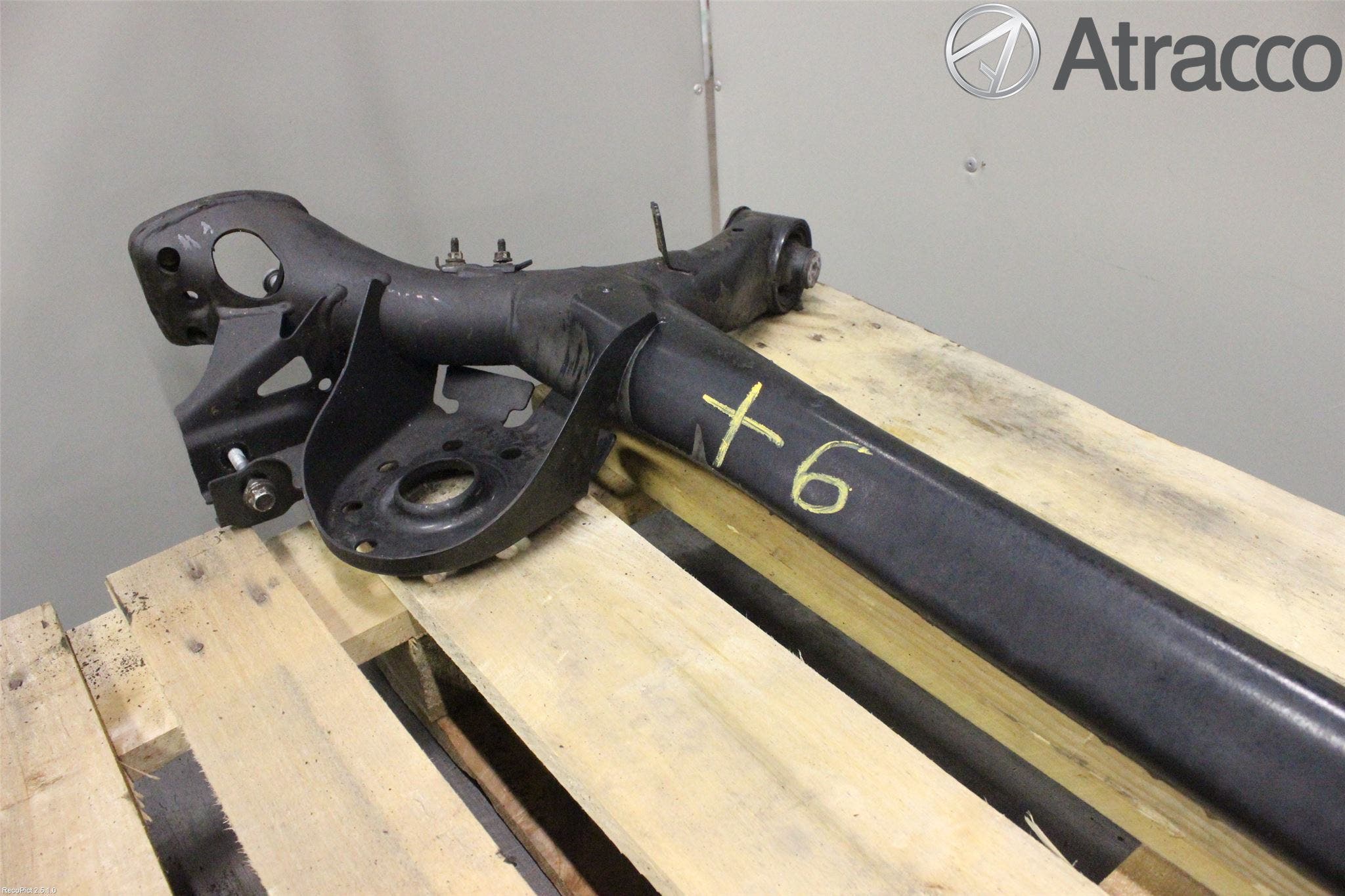 Toyota YARIS XP130 15-20 Bakaxelbalk