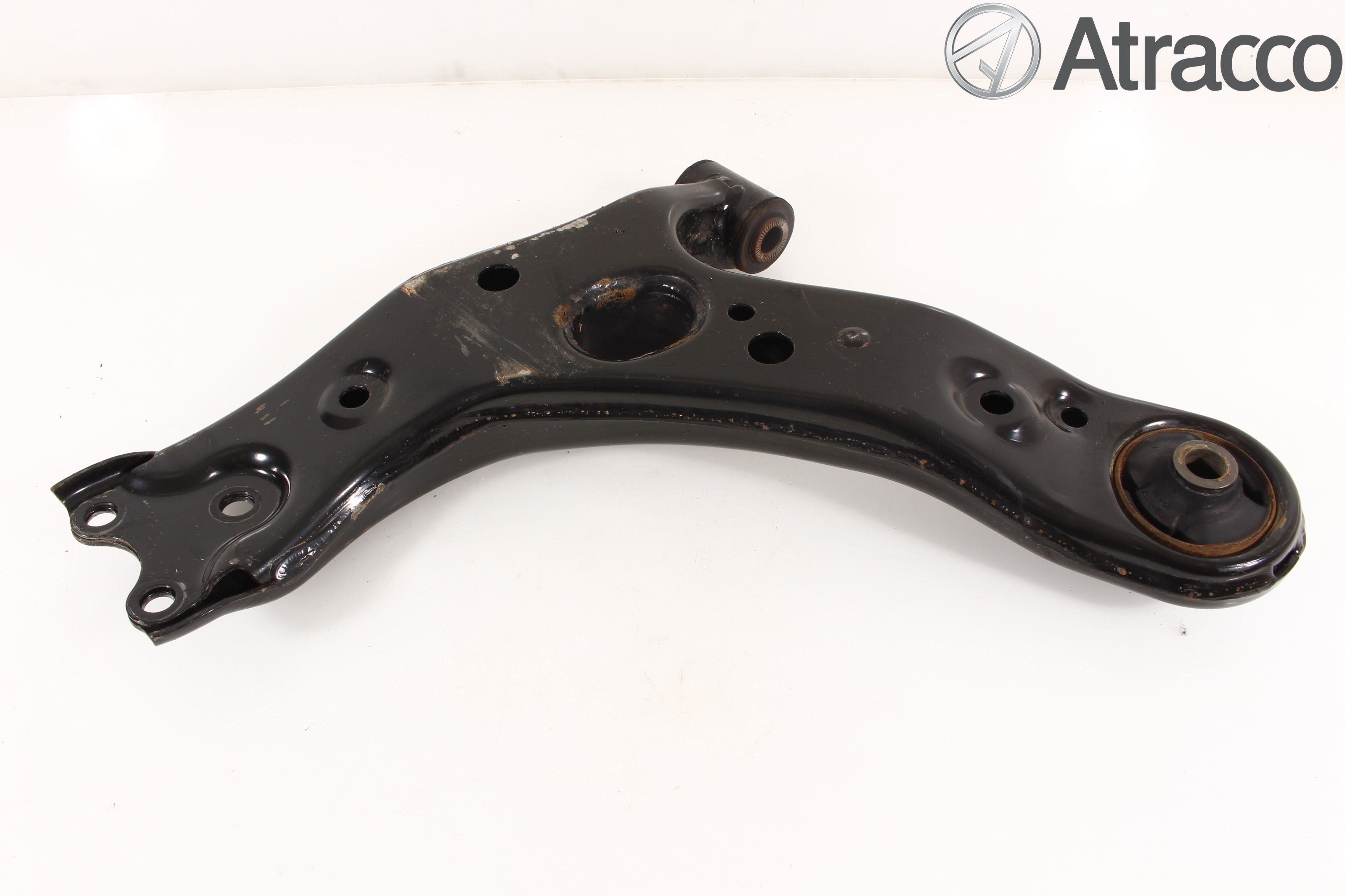 Toyota VERSO 09-18 Bärarm Fram Undre Hö