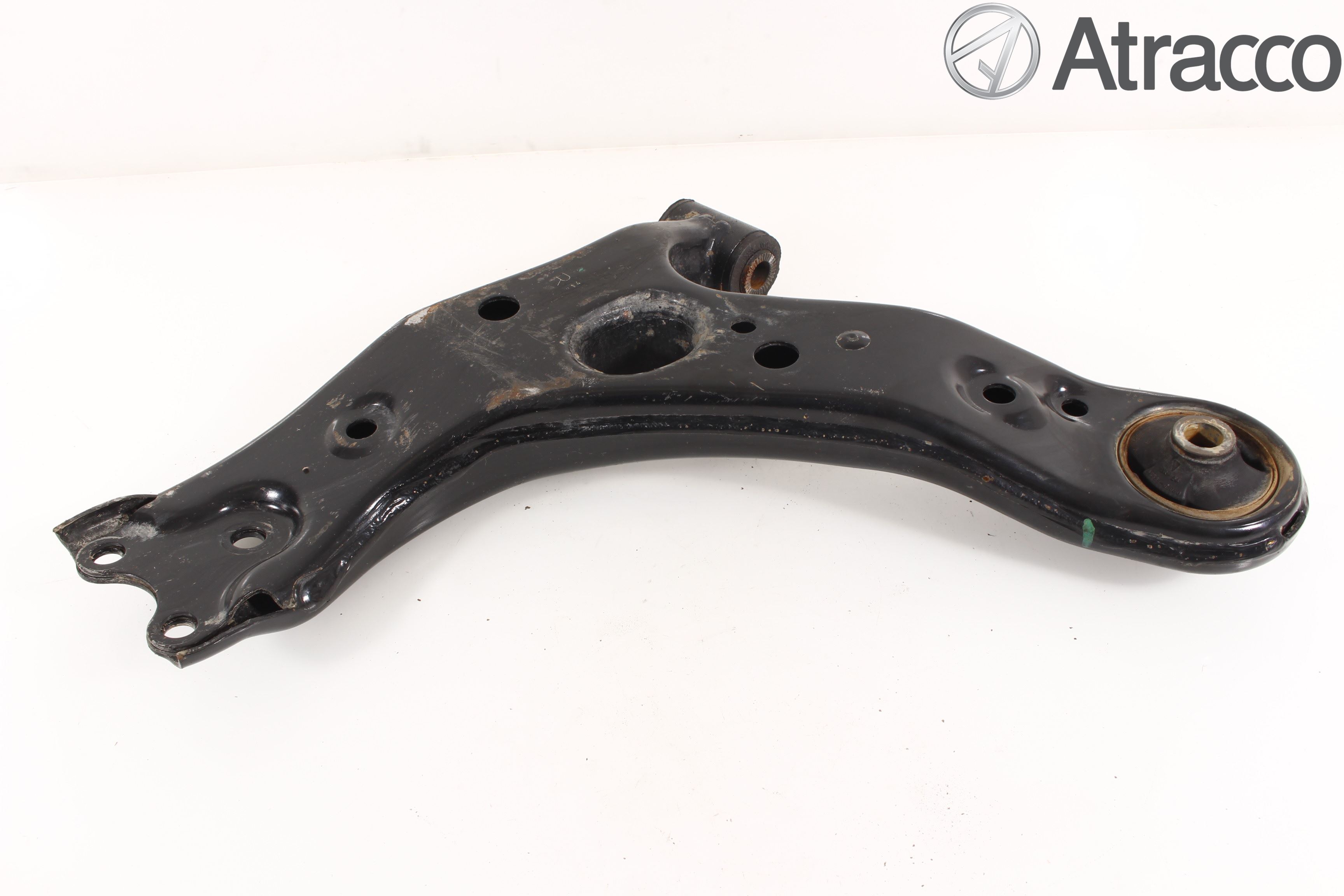 Toyota AURIS 13-19 Bärarm Fram Undre Hö