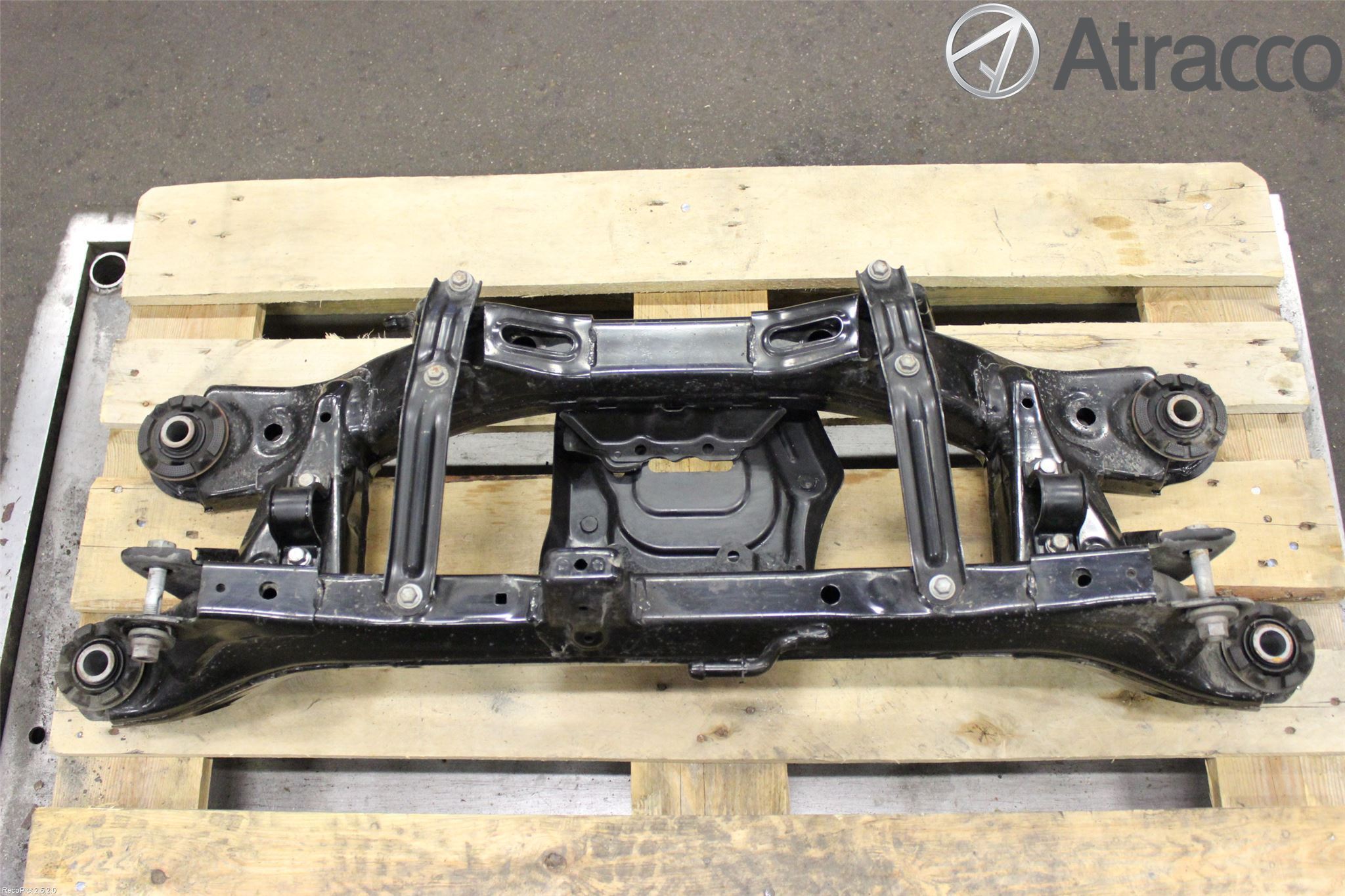 Toyota AVENSIS 09-15 Bakaxelbalk