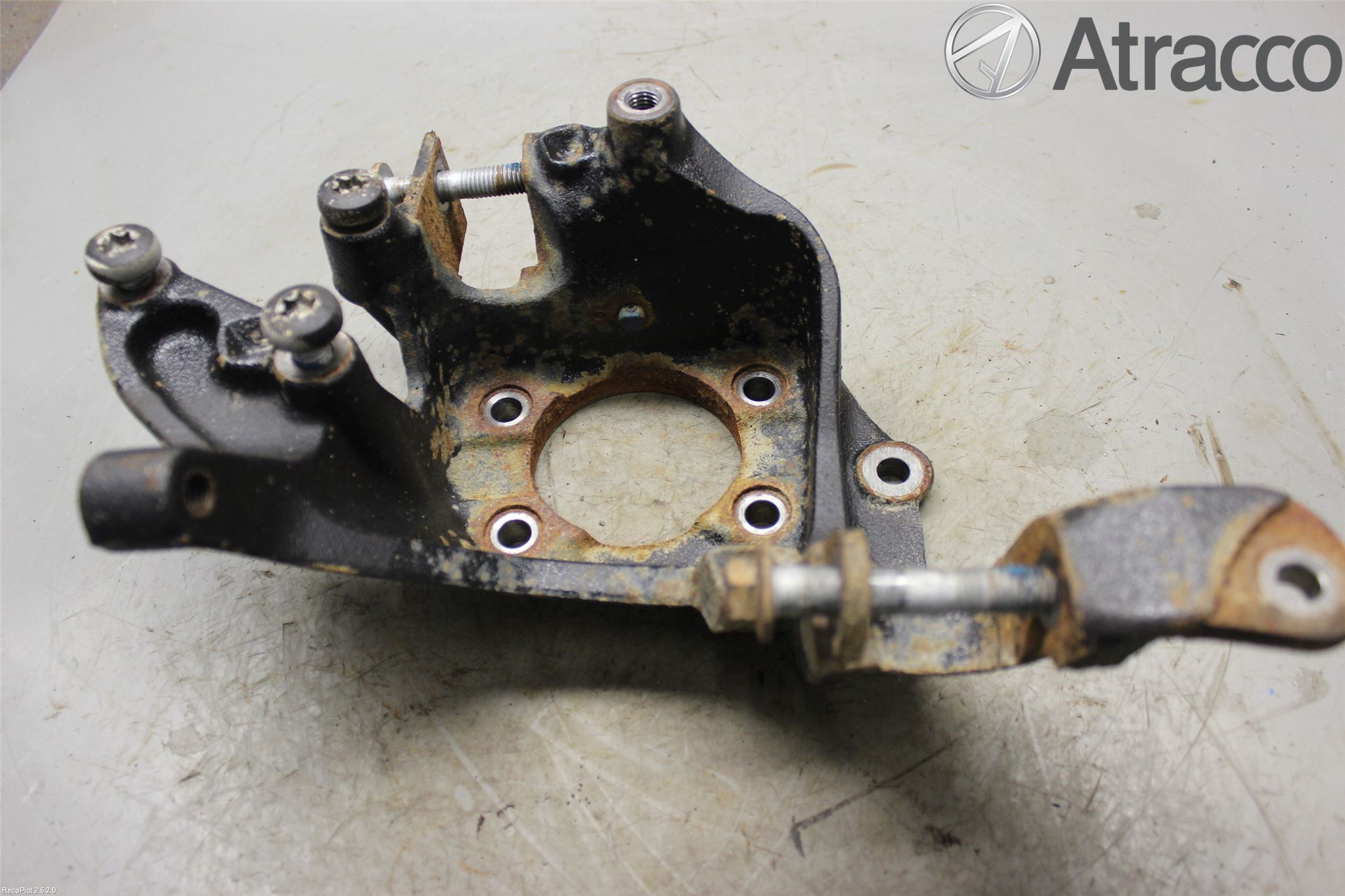 Ford KUGA 08-12 Styrspindel Lagerhus Hö