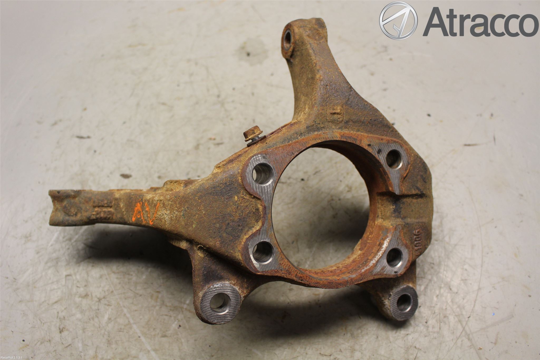 Toyota VERSO 09-18 Styrspindel Lagerhus Vä