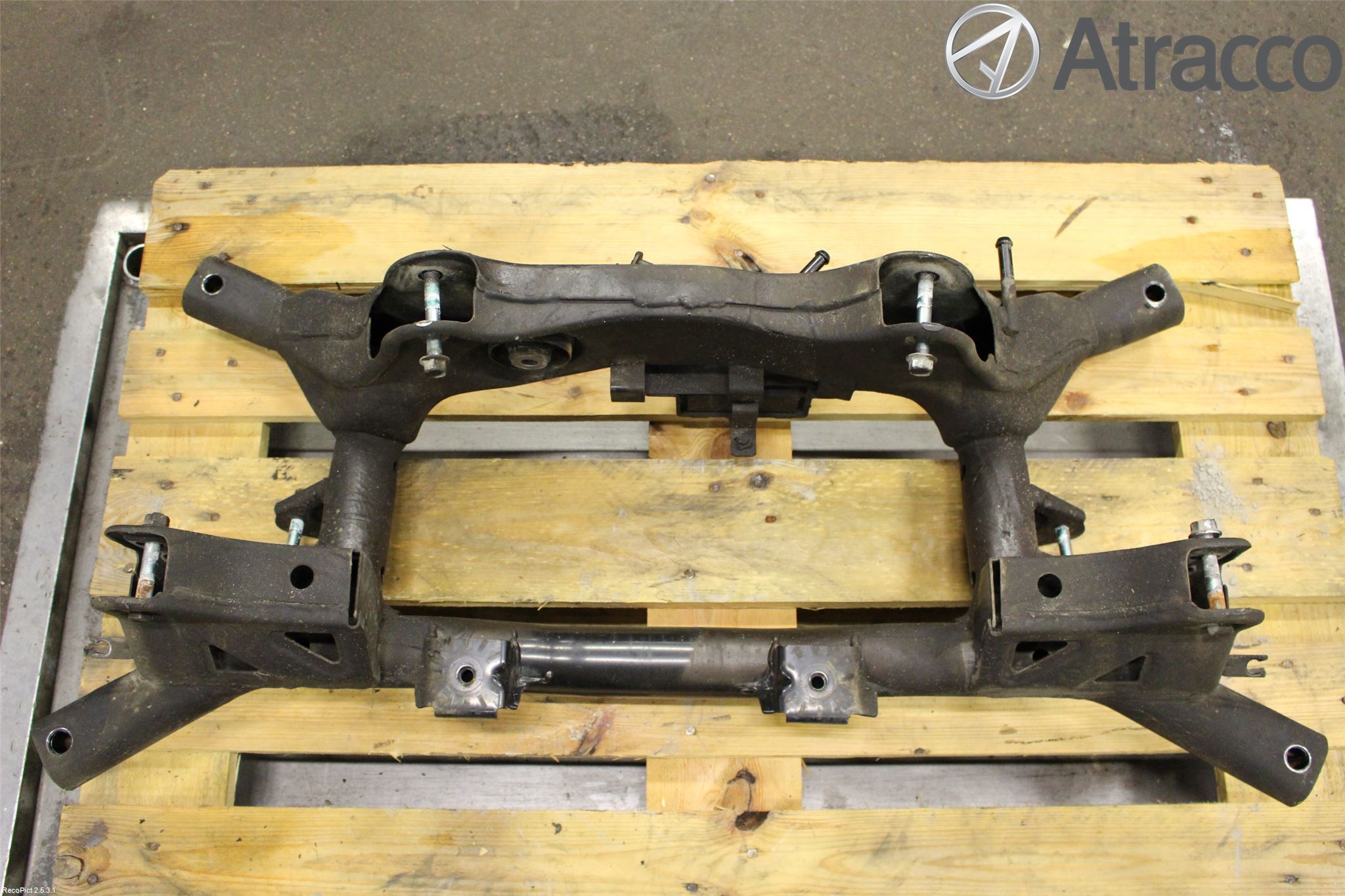 Mitsubishi OUTLANDER 13-21 Bakaxelbalk